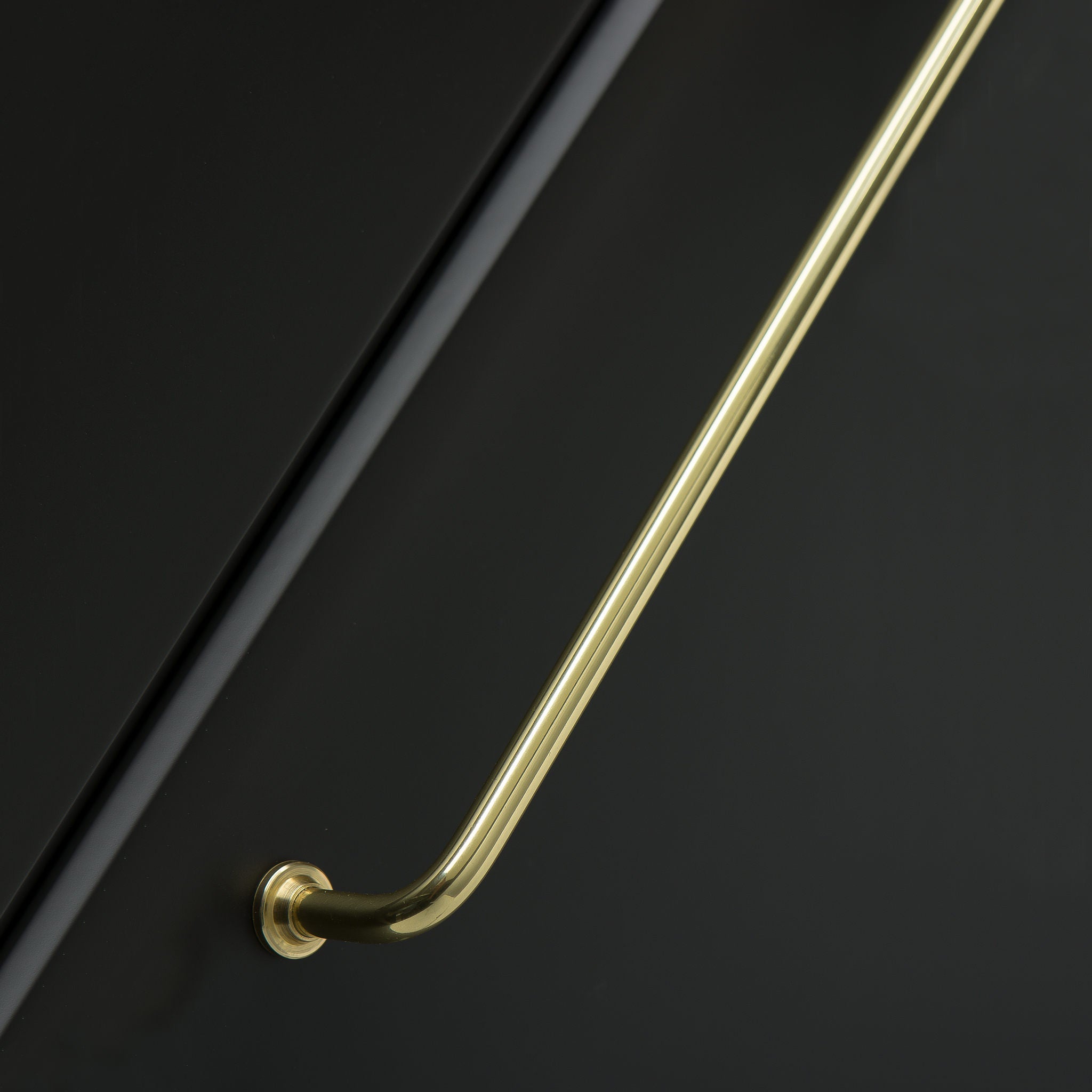 1353 | Greb i Blank Mässing med Lack - 2025 model