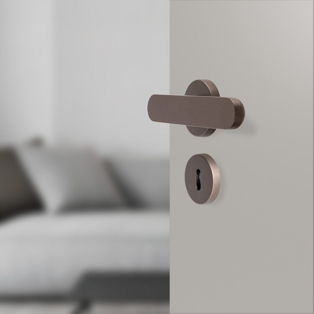 Vibe Plain | Dørhåndtag i Dark Bronze Beslag Design 752032-41 FINICC