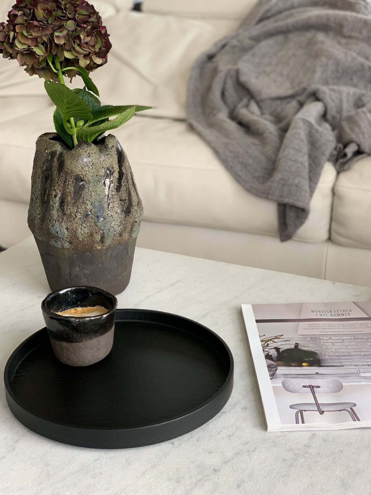 Luna | Bakke i Sortbejdset Eg Applicata APP-6441 FINICC