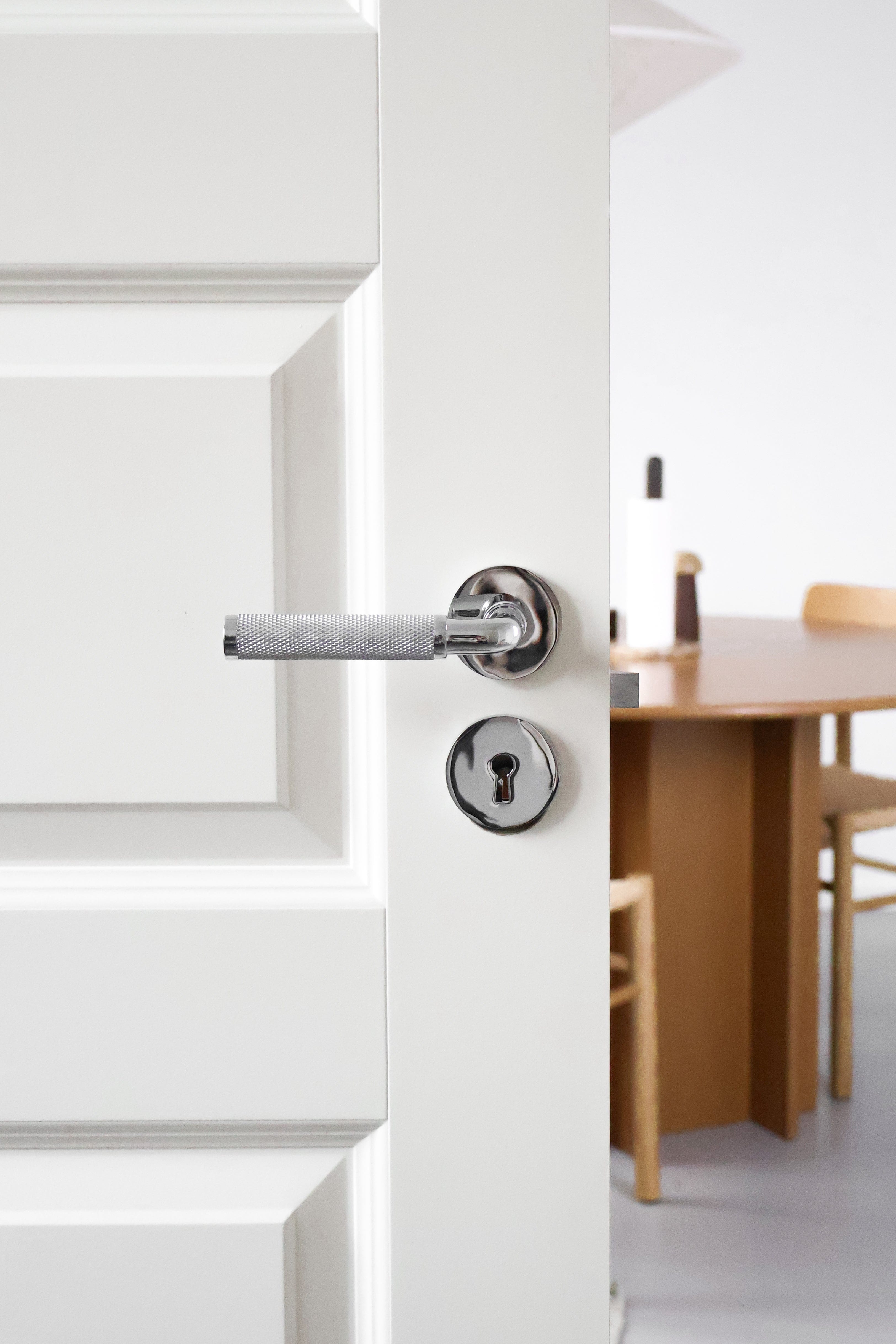 Lexington | Dørhåndtag i Blank Krom inkl nøgleskilte L 124 mm (C/C 30 mm) Habo HB-18013 FINICC