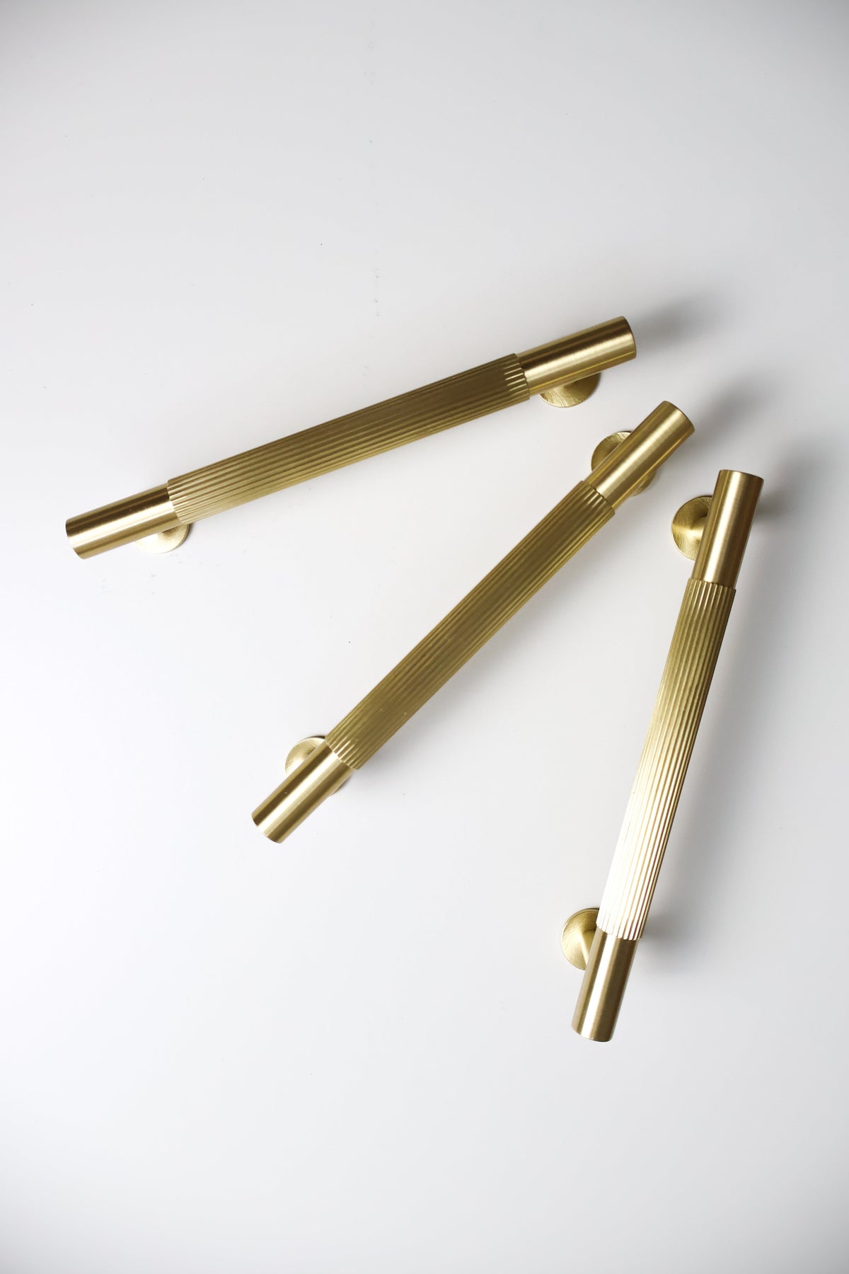 CB Lines | Greb i Børstet Messing med Lak Carlisle Brass FINICC