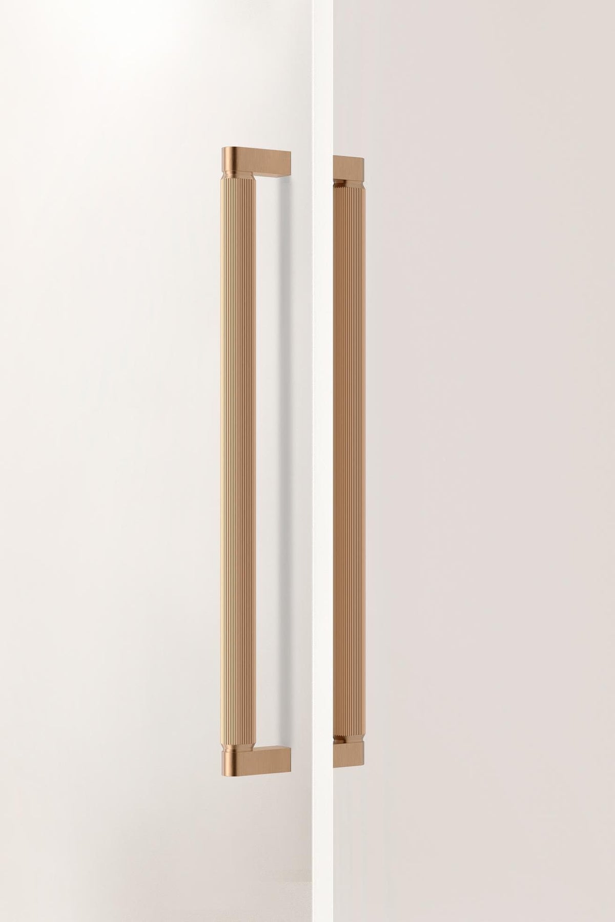Brooklyn Big | Pull Bar i Cava Messing - Dobbeltsidet montering Viefe FINICC