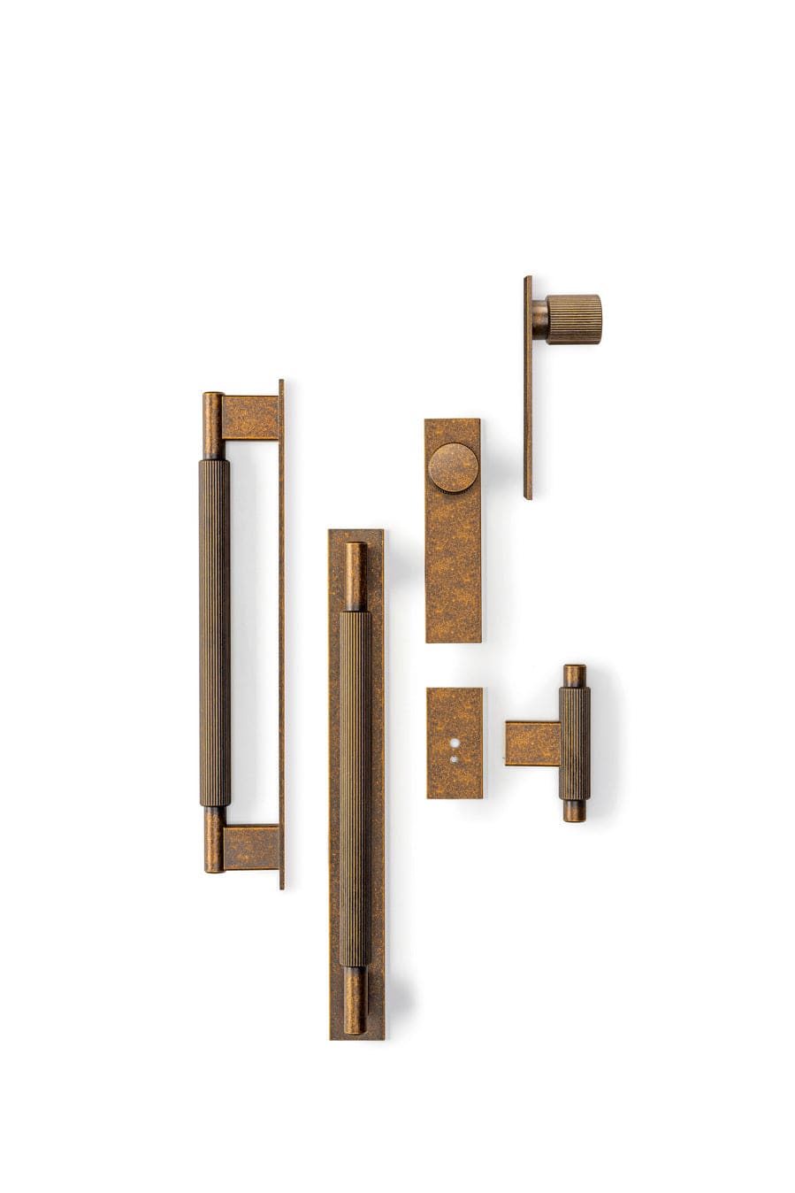 Arpa Back | Greb i Antik Messing med bagplade L 230 mm (C/C 192 mm) Viefe VF-0588192L623 FINICC