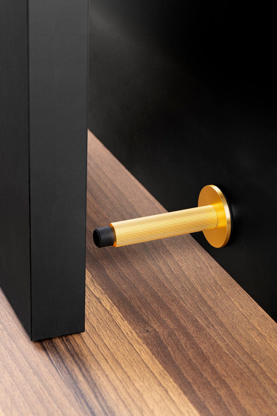 Arpa Wall | Dørstopper i Børstet Messing Ø 50 mm x D 101 mm Viefe VF-8013103L291 FINICC