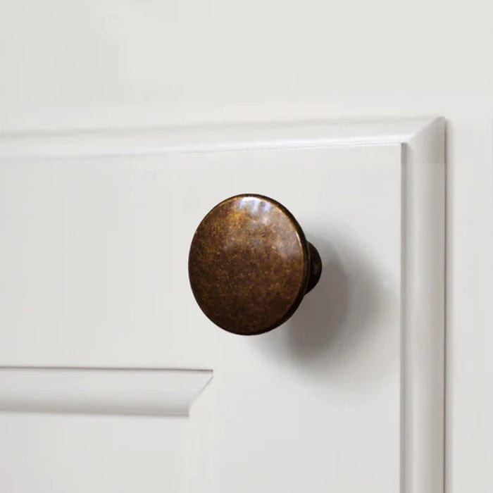 Art 101 | Knop i Antik Messing Med lak Omporro FINICC