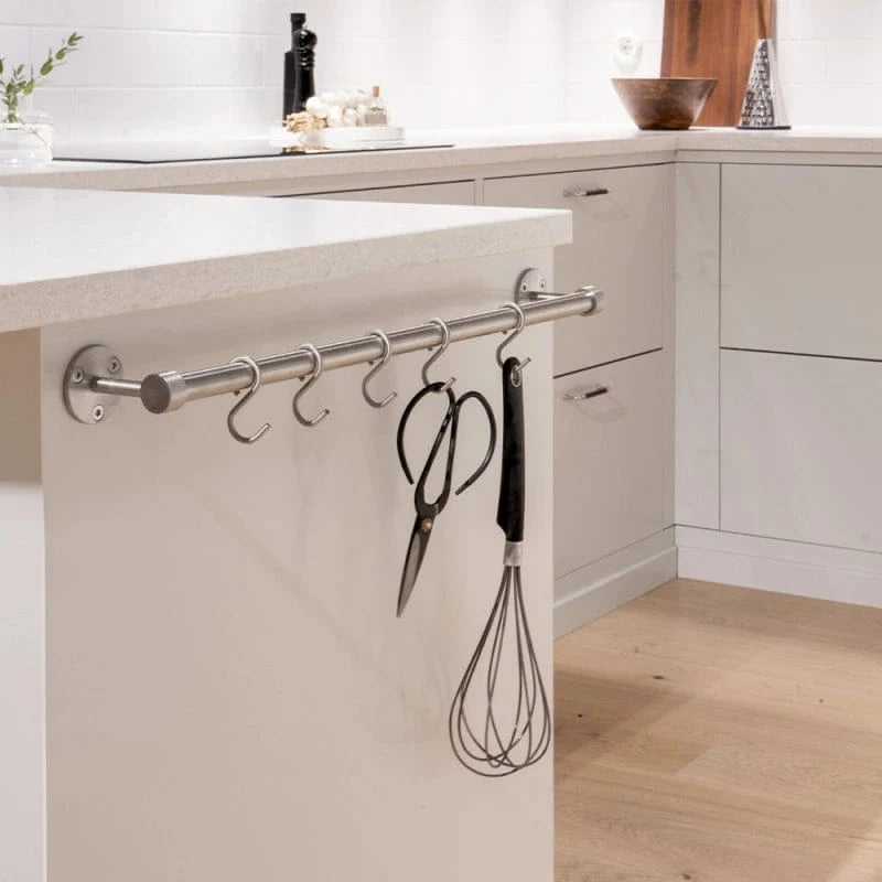 Aveny | Køkkenstang i Rustfrit Stål - inkl. 6 kroge - 640 mm L 640 mm x D 70 mm Beslag Design 948001-41 FINICC