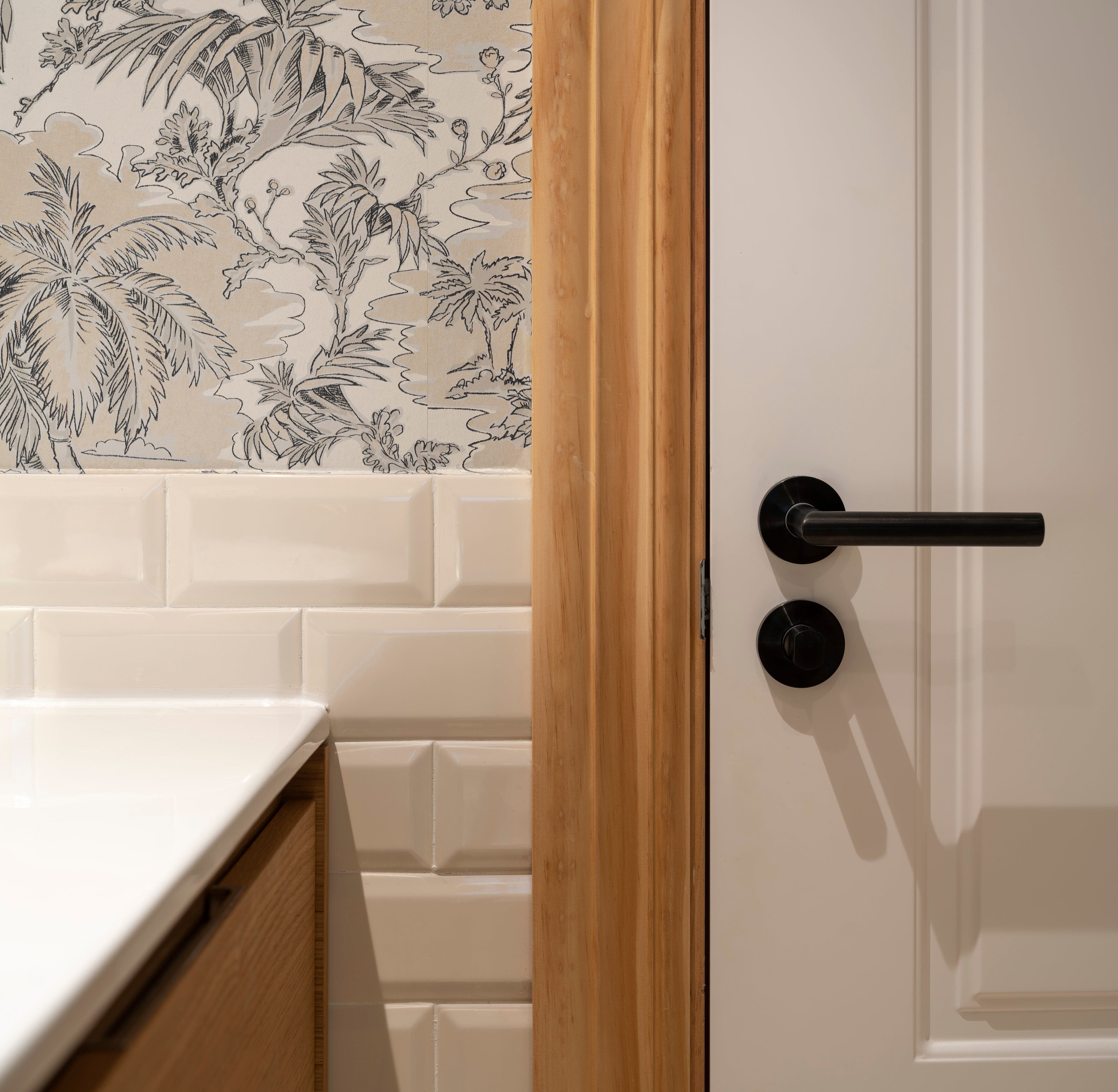 Basics LB2 | Dörrhandtag i Matt Gunmetal (PVD)