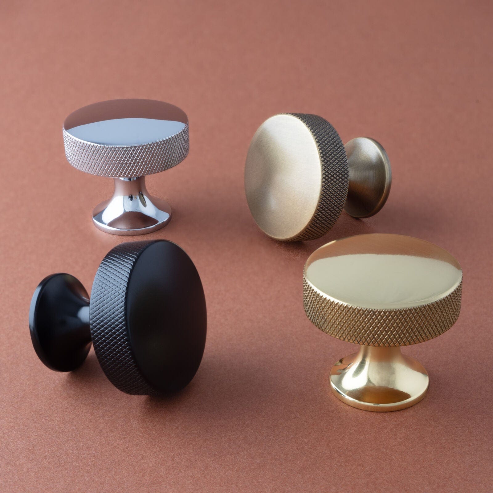 Berlin | Knop i Rustfrit Stål Finish Ø 38 mm x D 34 mm Alexander & Wilks AW841-38-SN FINICC