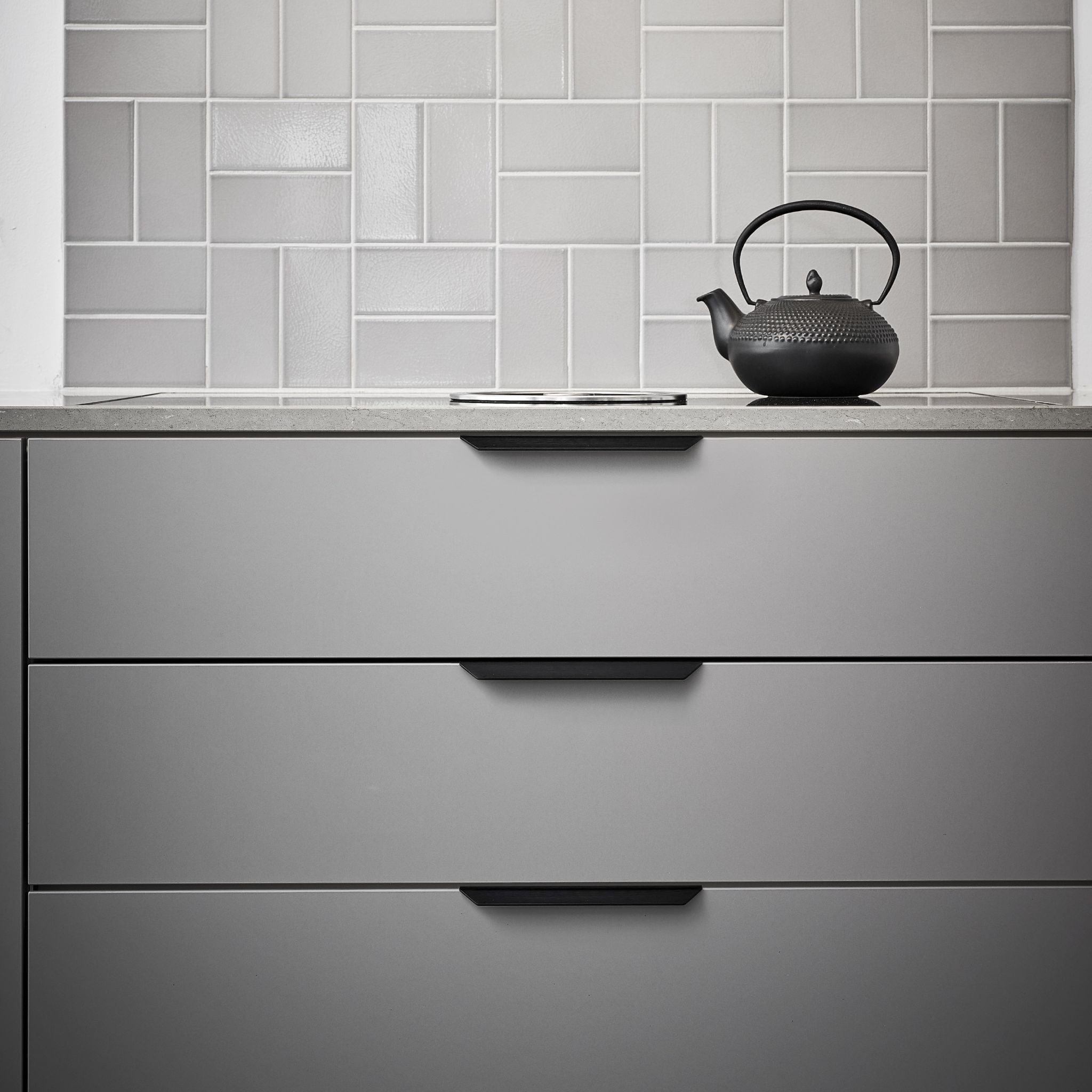 Blaze 2 | Greb i Børstet Mat Sort Furnipart FINICC