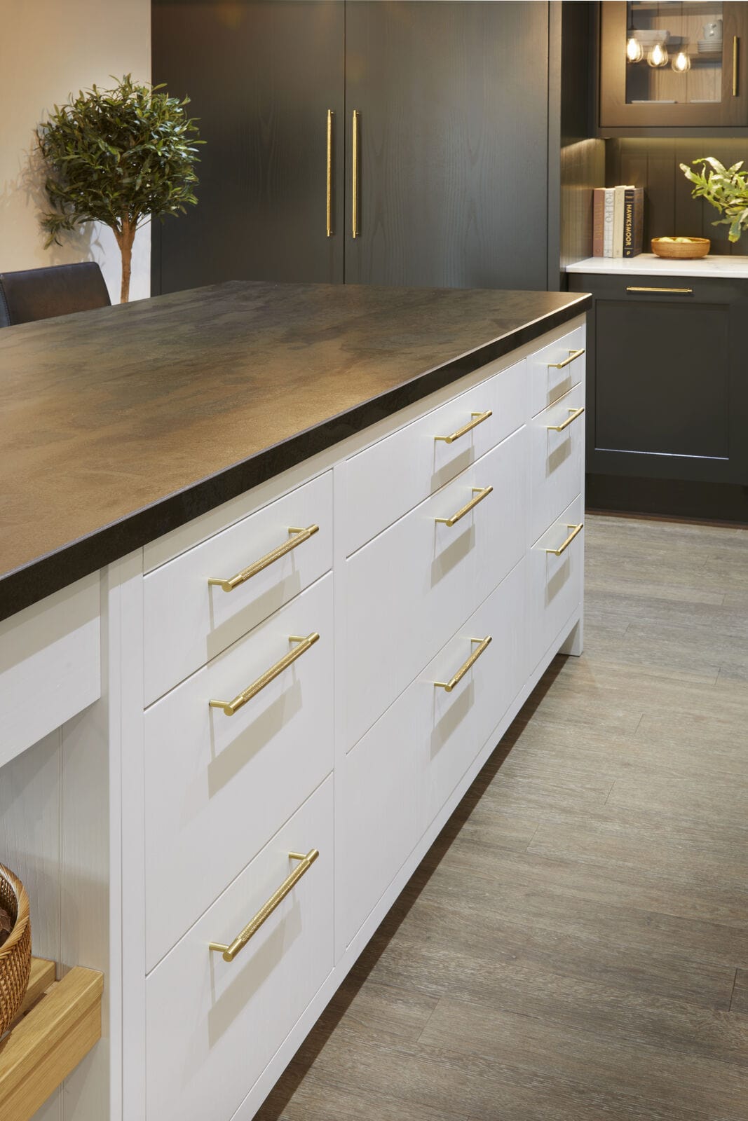 Brunel | Greb i Børstet Messing med Lak Alexander & Wilks FINICC