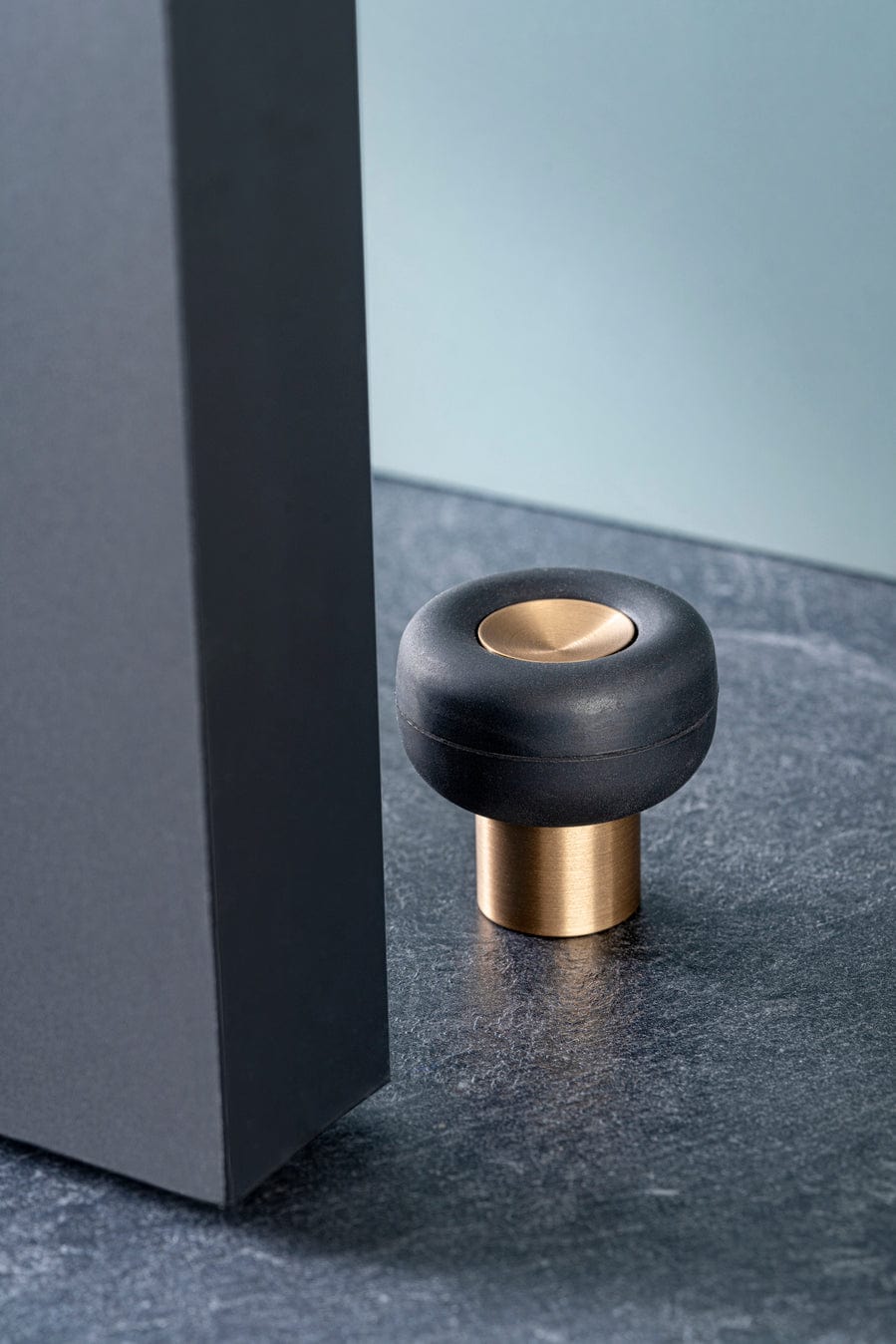 Buggy | Dørstopper i Børstet Messing Ø 47,1 mm x H 46,6 mm Viefe VF-8003047L618 FINICC