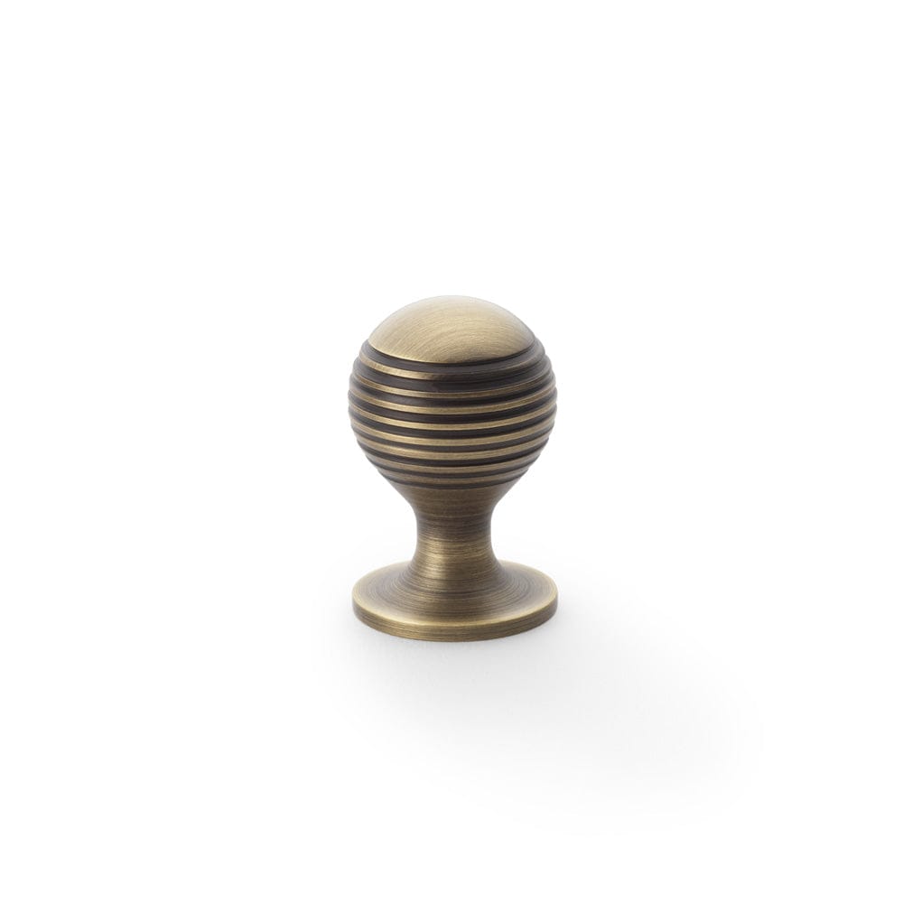 Caesar | Knop i Antik Messing Ø 25 mm x D 38 mm Alexander & Wilks AW832-25-AB FINICC