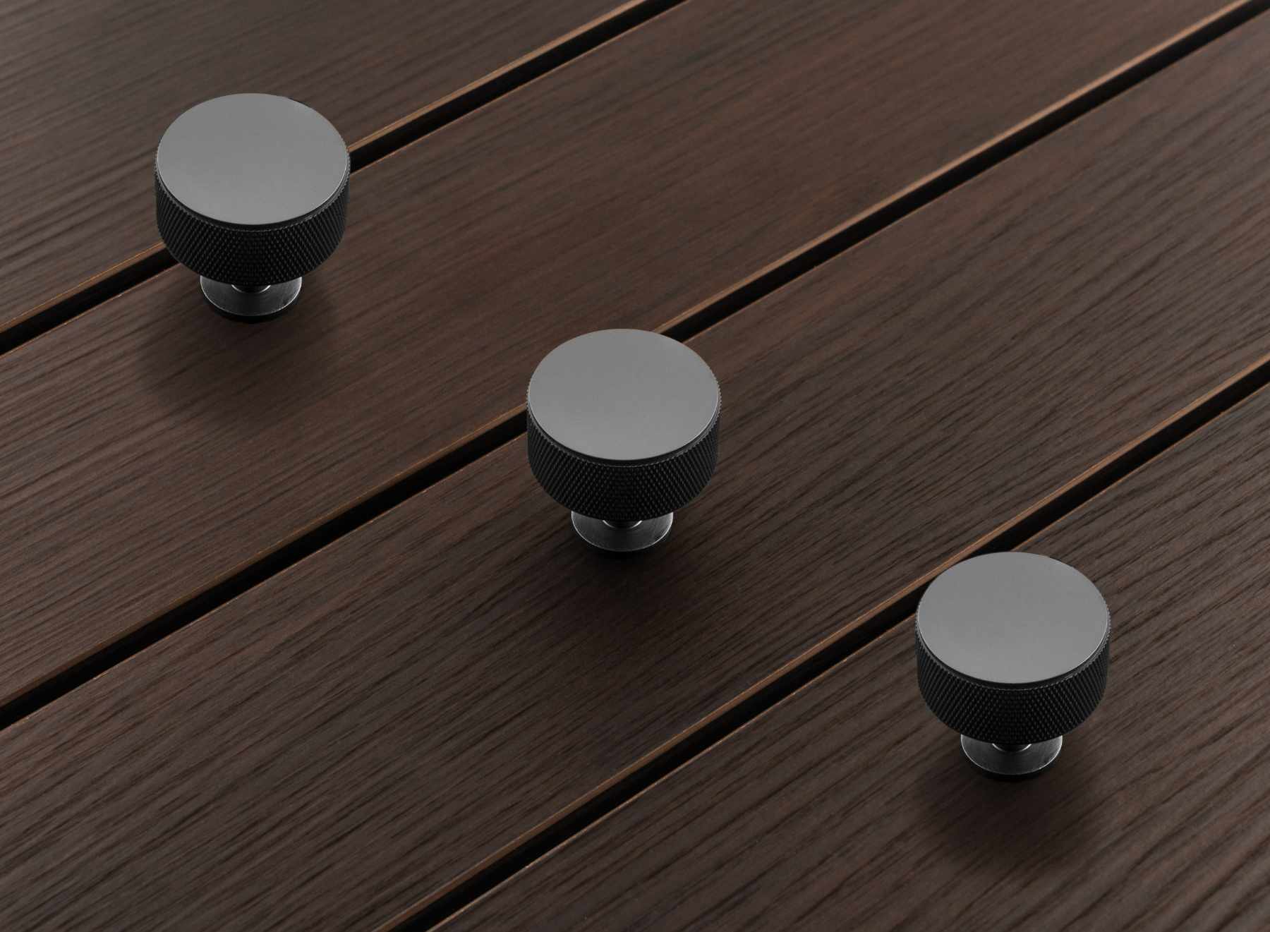 CB Cross Radio | Knop i Mat Sort Ø 35 mm x D 34 mm Carlisle Brass FTD703MB FINICC