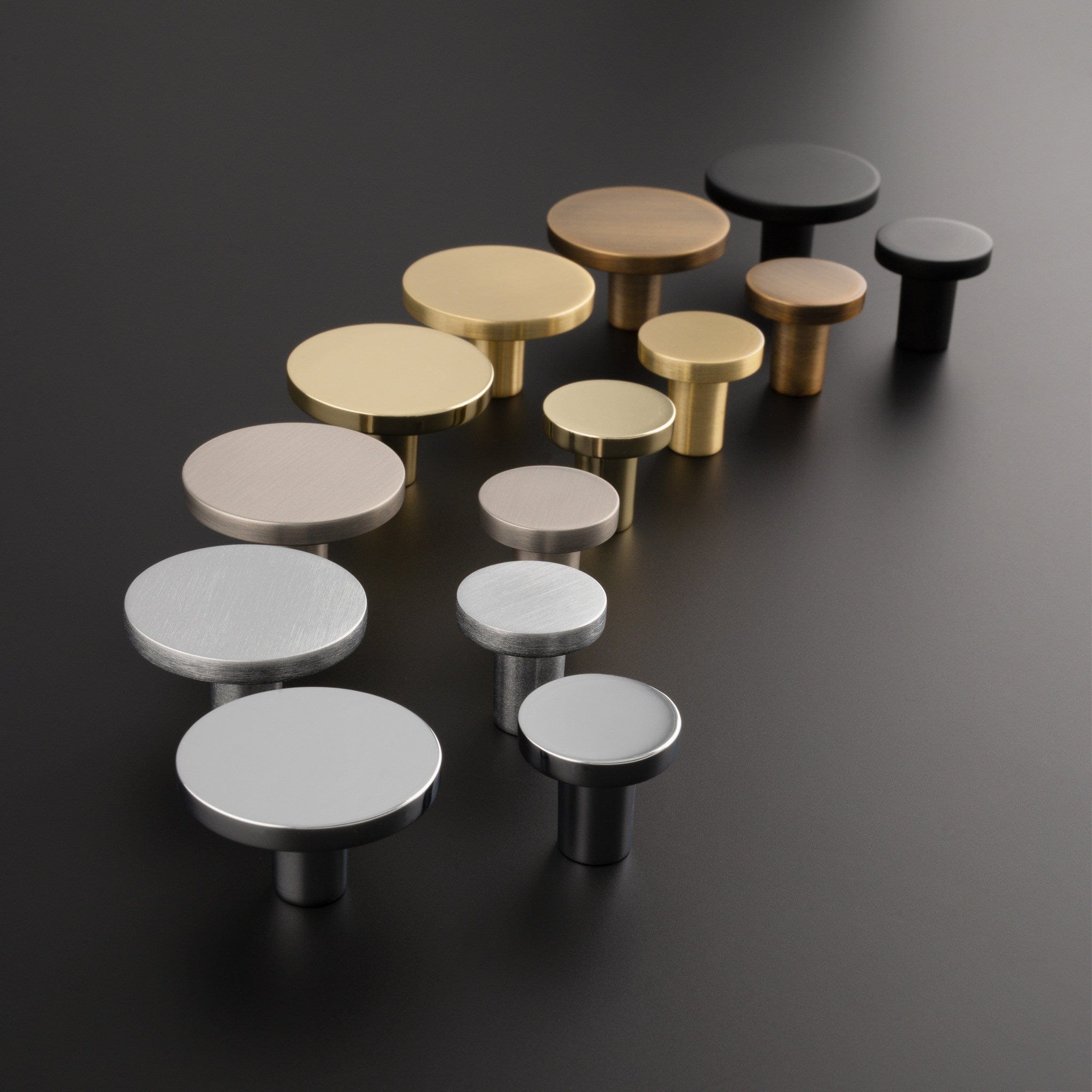 Circu | Knop i Antik Messing Carlisle Brass FINICC