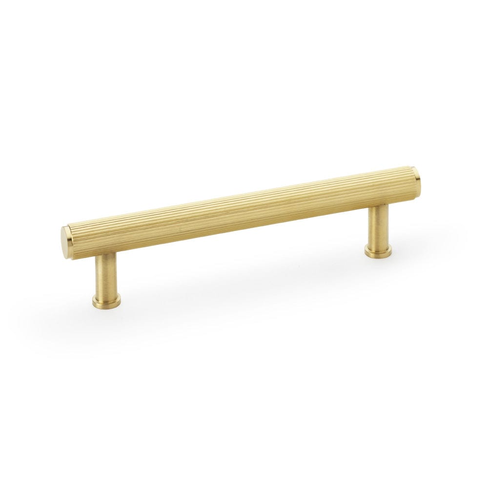 Crispin Reeded | Greb i Børstet Messing med Lak L 166 mm (C/C 128 mm) Alexander & Wilks AW809R-128-SBPVD FINICC
