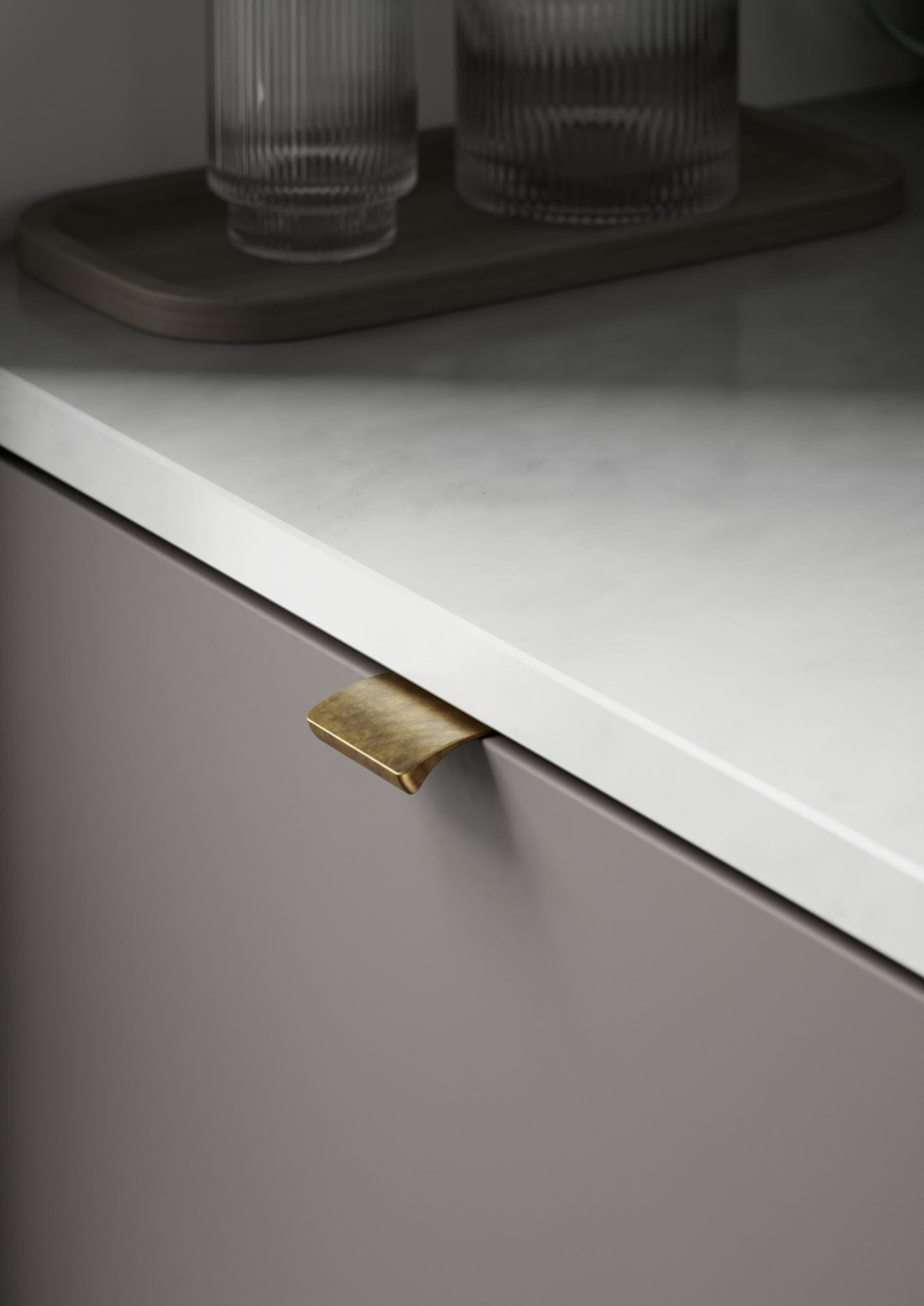 Edge Straight | Handtag i Antik Mässing