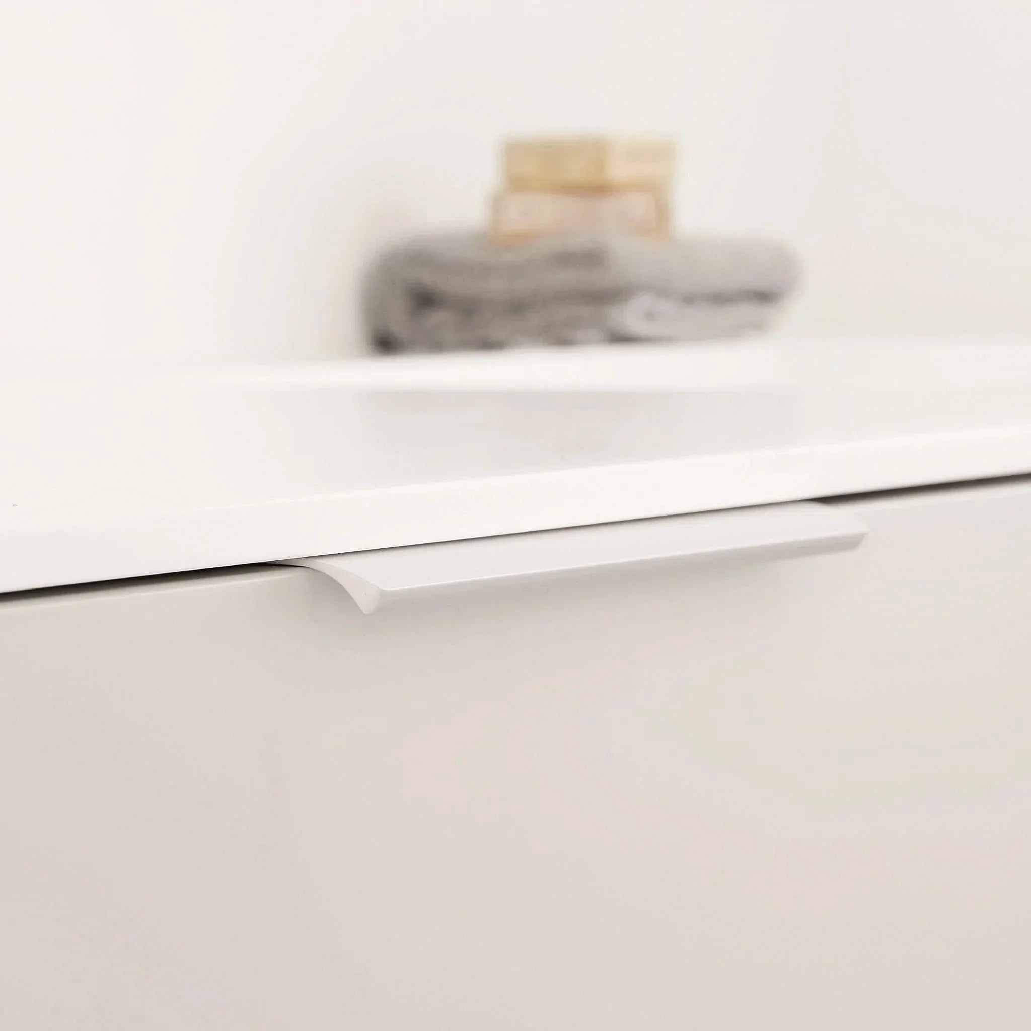 Edge Straight | Handtag i Matt Vit
