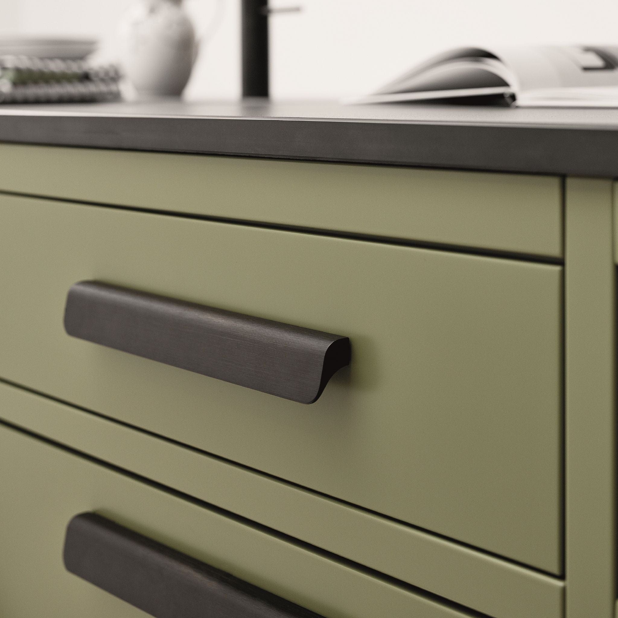 Fall | Greb i Antik Bronze Furnipart FINICC