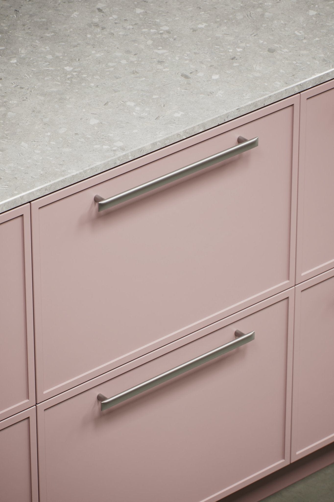 Flow | Greb i Børstet Rustfrit Stål Finish Furnipart FINICC