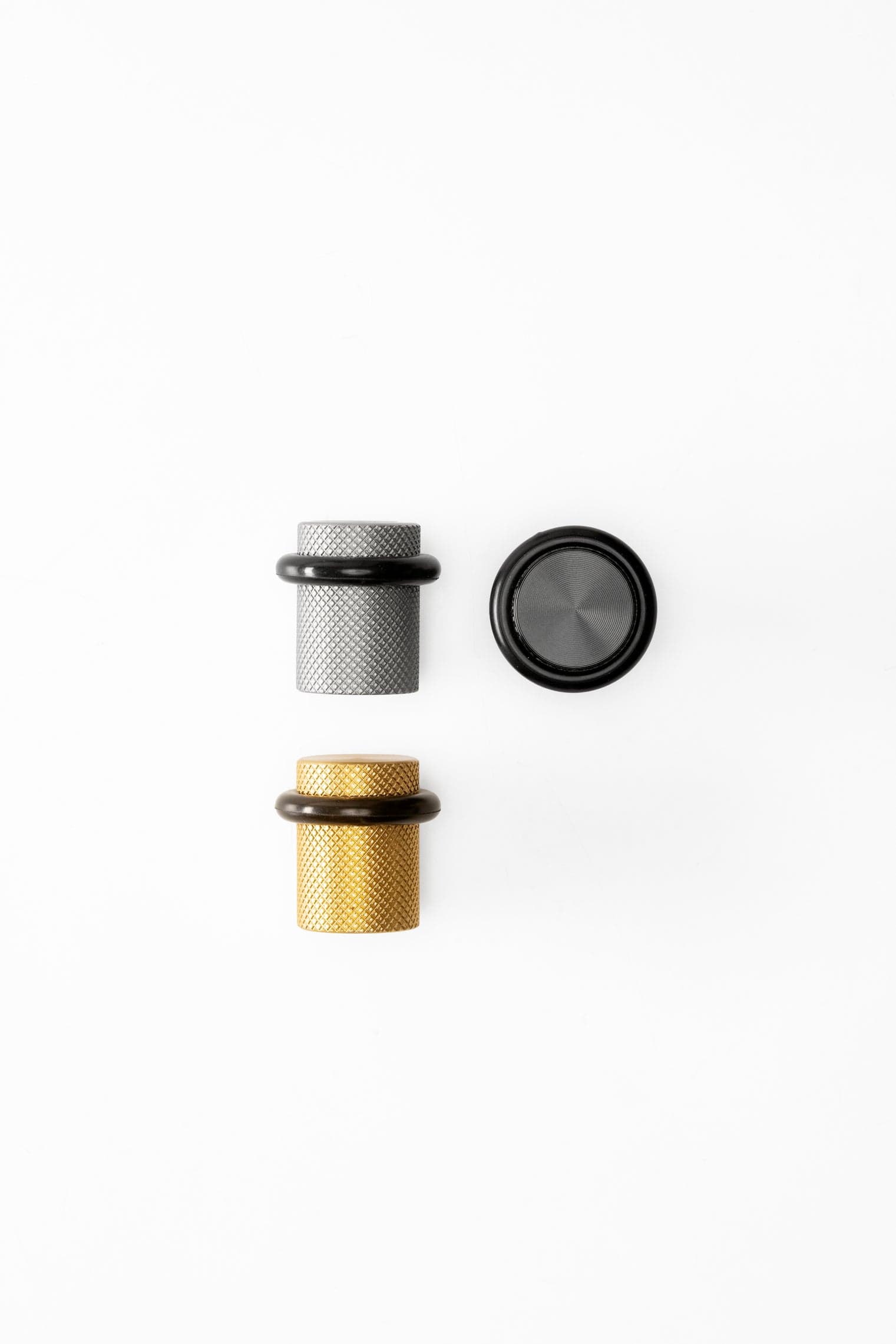 Graf Floor | Dørstopper i Børstet Messing Ø 27 mm x H 28 mm Viefe VF-8009027L291 FINICC