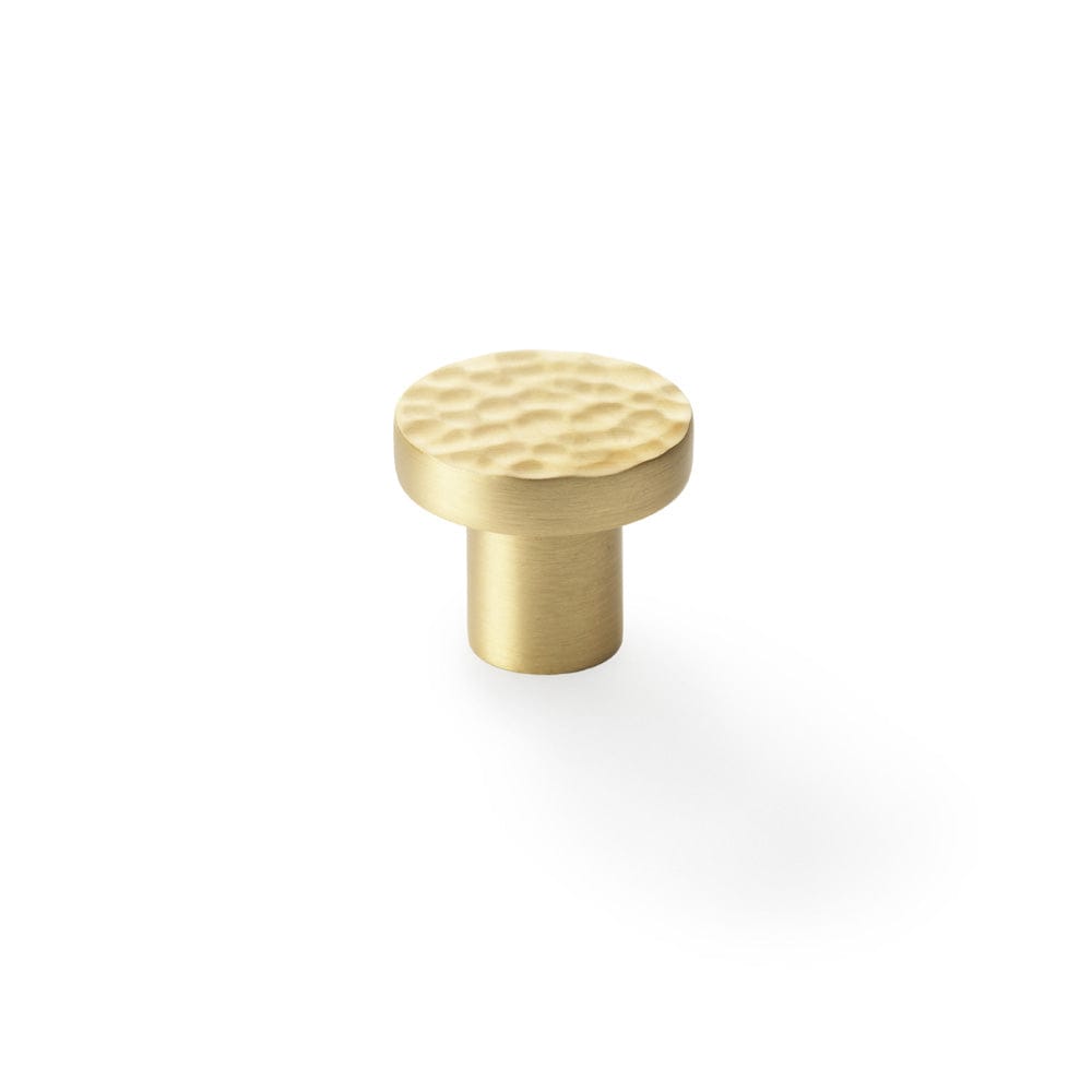 Hanover Hammered | Knop i Børstet Messing med Lak Ø 30 mm x D 26 mm Alexander & Wilks AW820-30-SB FINICC
