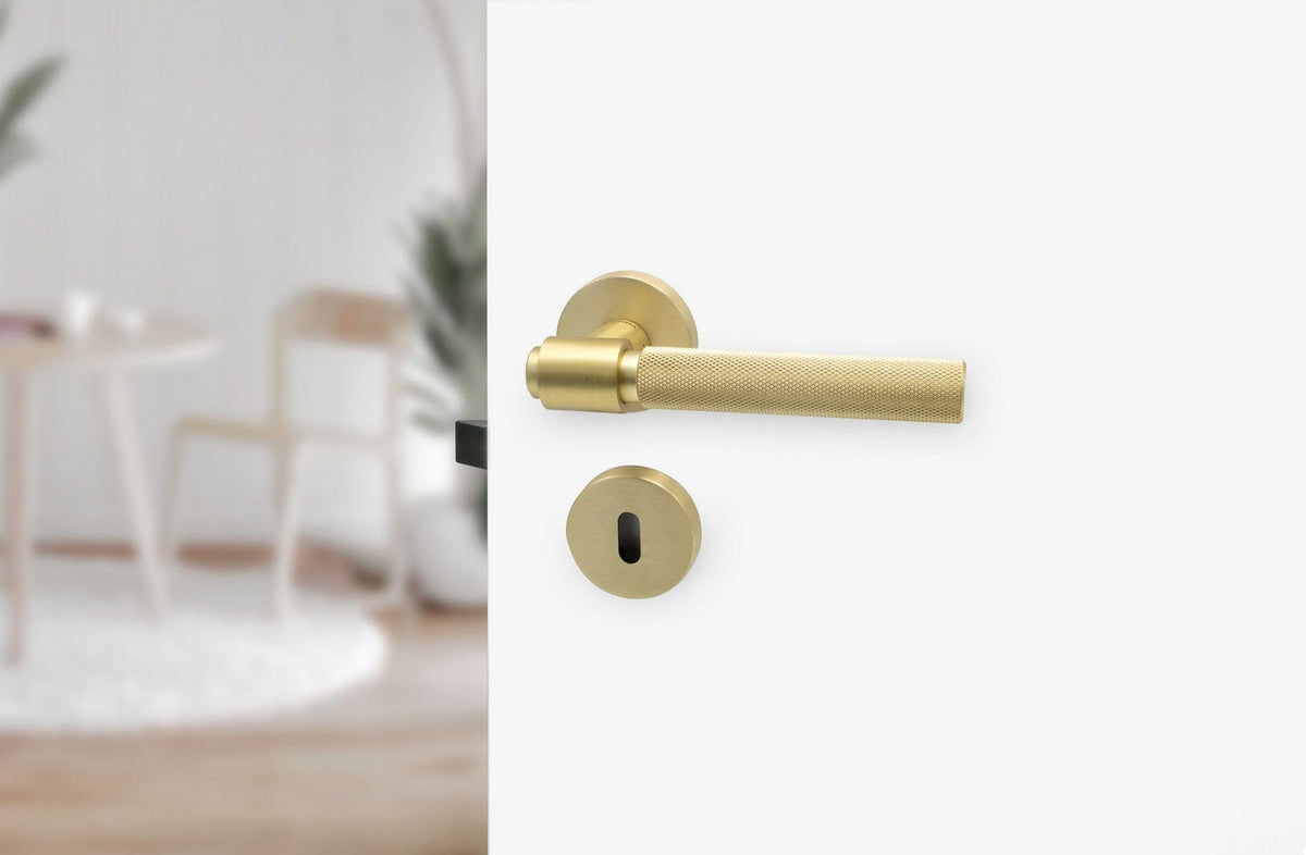 Helix Cross | Dørhåndtag i Børstet Messing L 150 mm (C/C 30 mm) Beslag Design 751012-41 FINICC