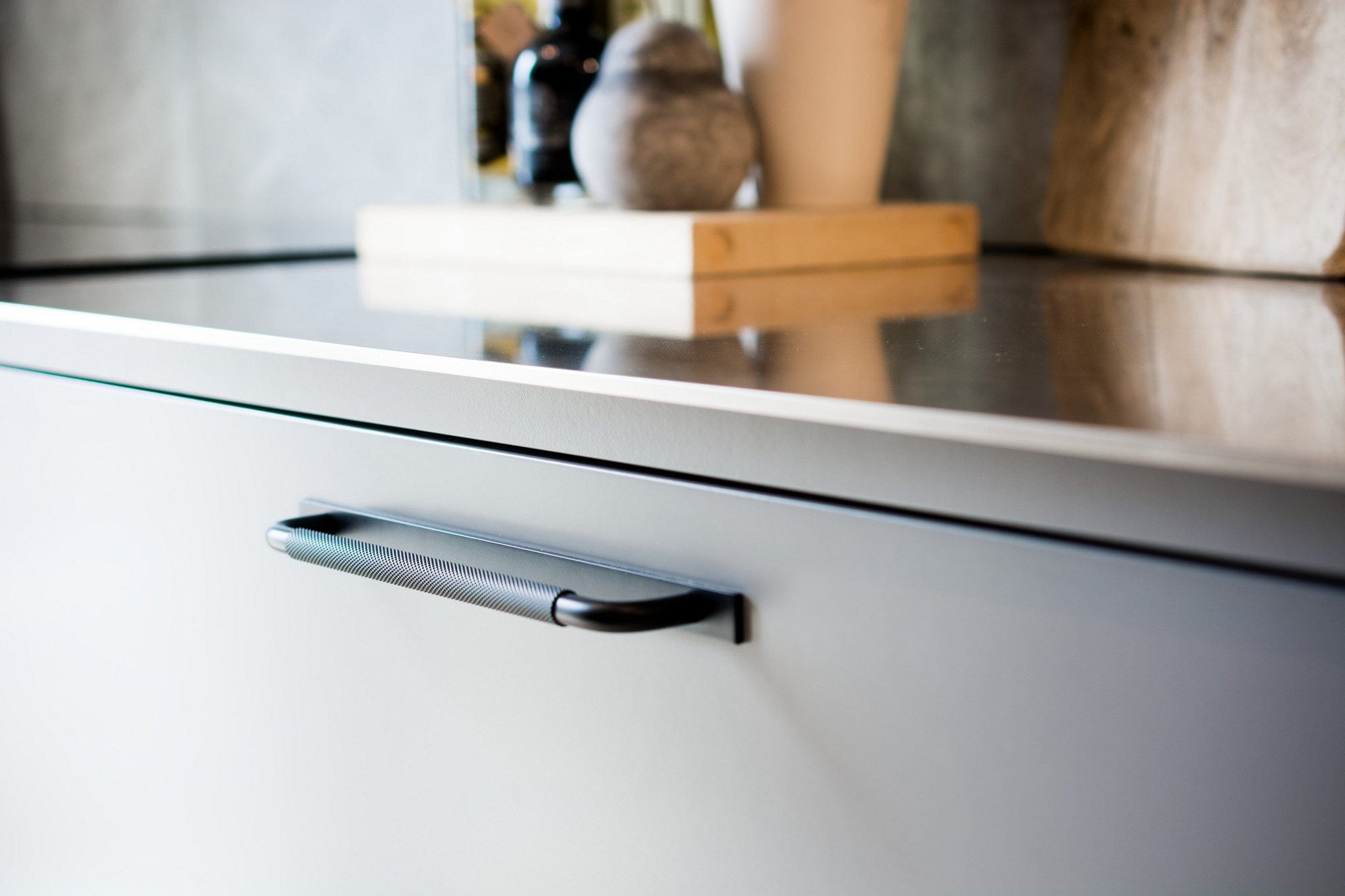 Helix Cross | Greb i Mat Sort - med bagplade Beslag Design FINICC