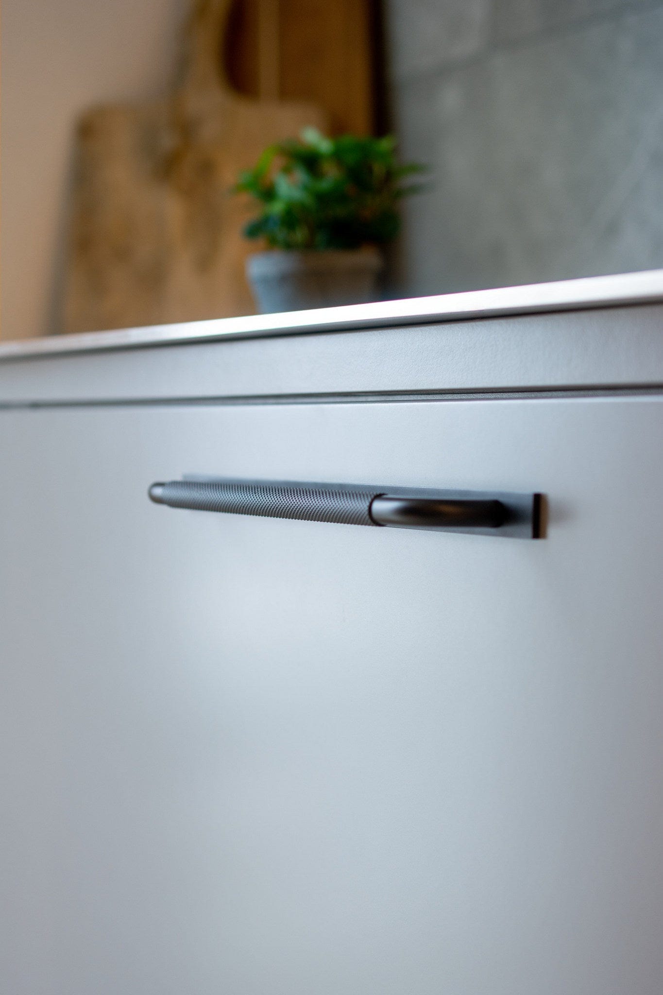 Helix Cross | Greb i Mat Sort - med bagplade Beslag Design FINICC