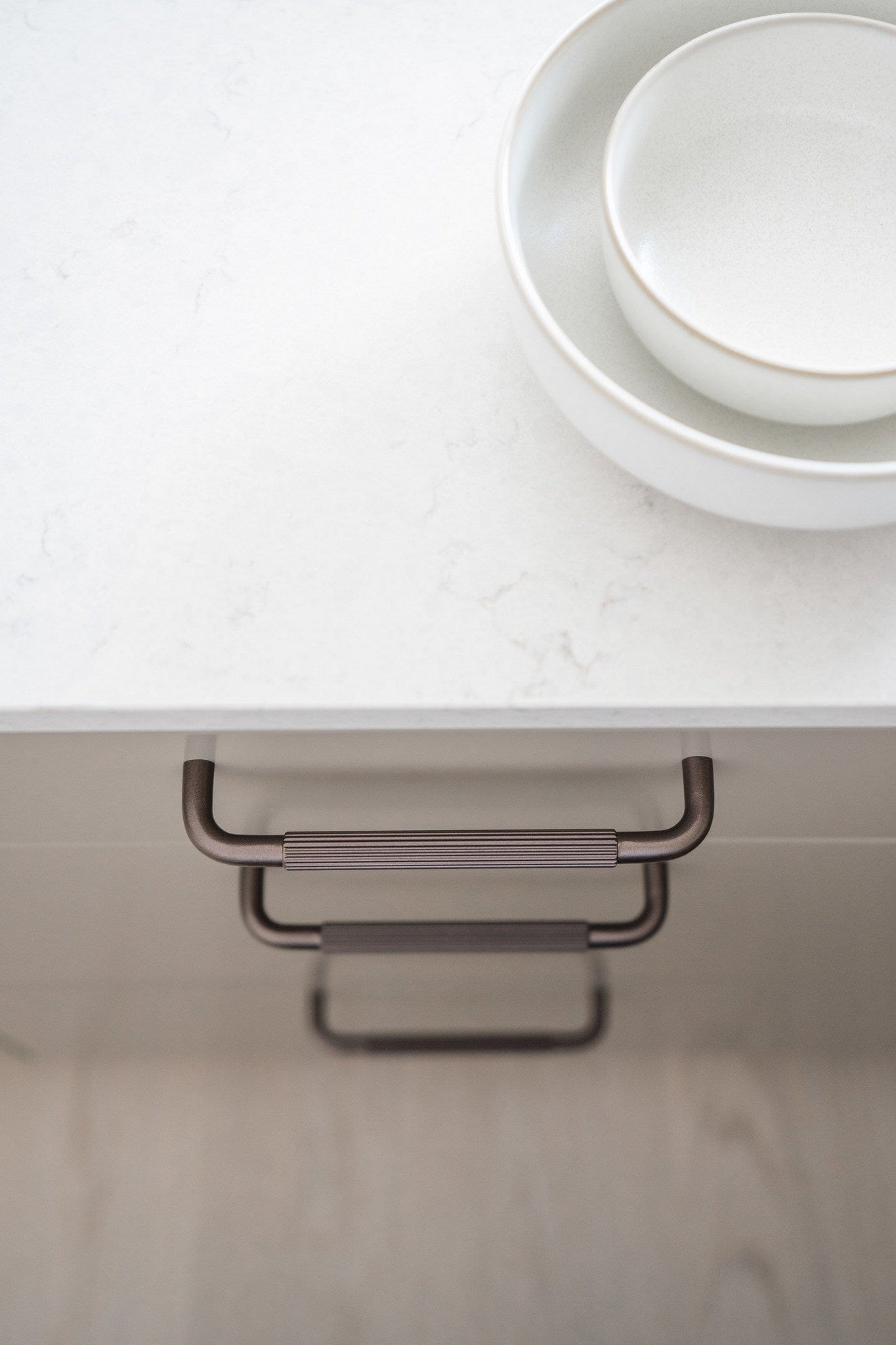 Helix Stripe | Greb i Dark Bronze Beslag Design FINICC