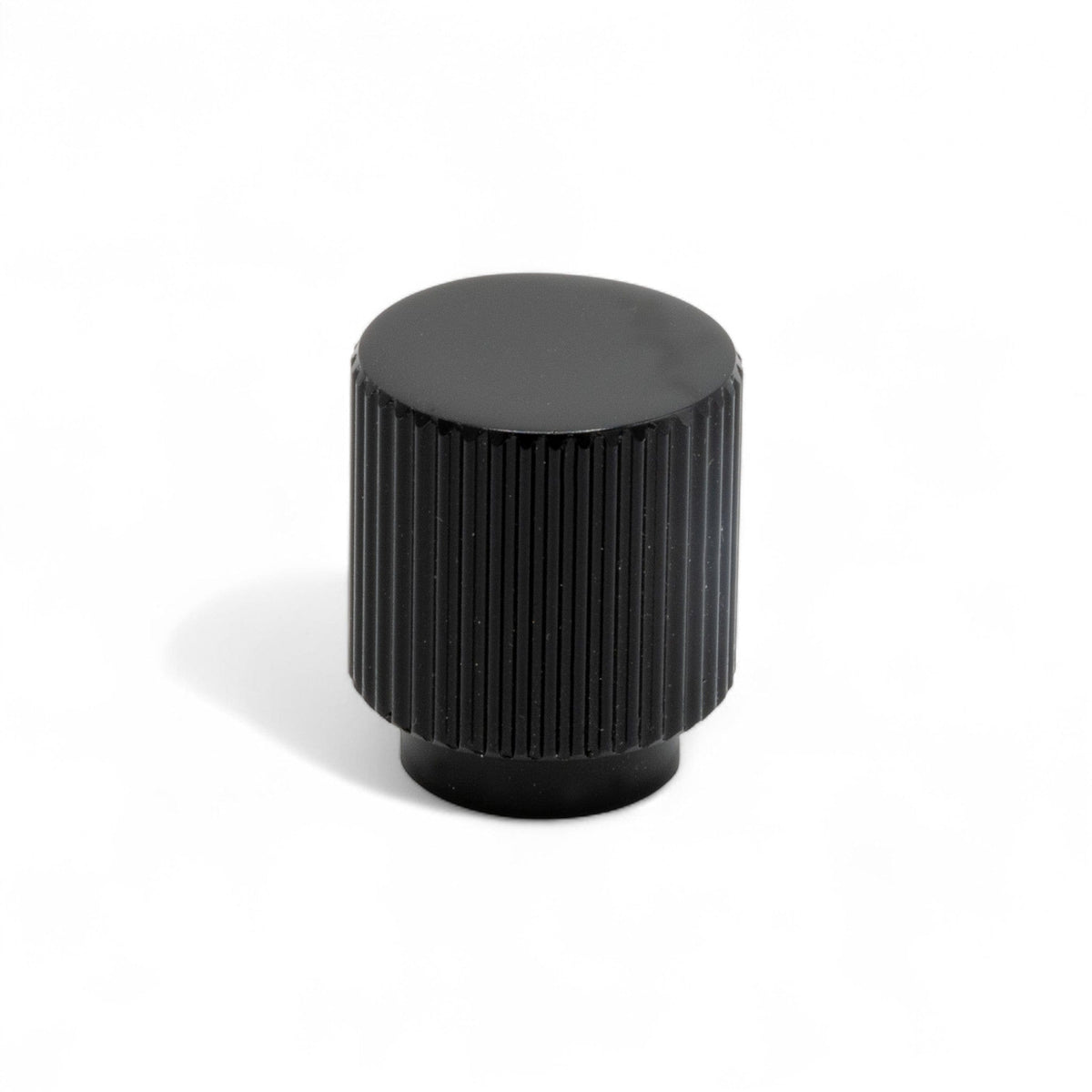Helix Stripe | Knop i Mat Sort Ø 26 mm x D 30 mm Beslag Design 309221-11 FINICC