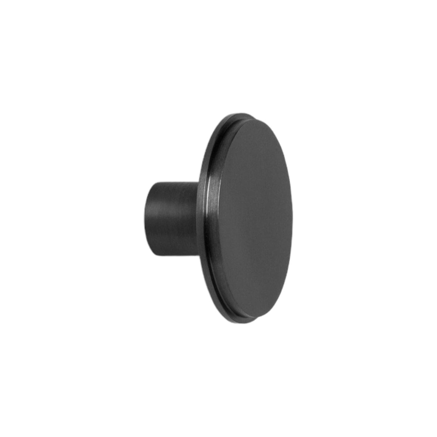 Hook Large | Knop/Knage i Sortoxideret Messing Uden lak Ø 48 mm x D 25 mm ferm LIVING FL-100743502 FINICC