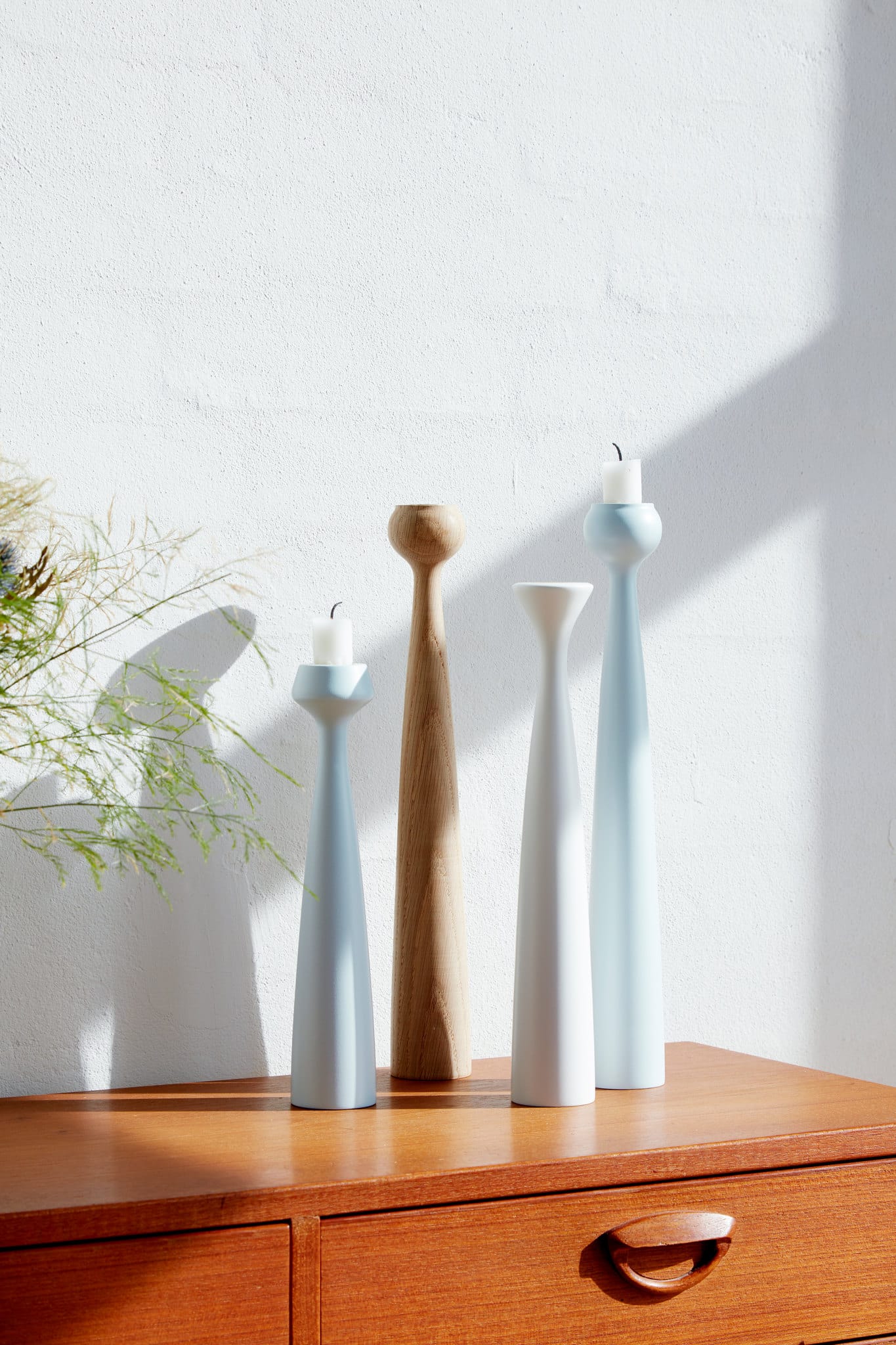 Lily | Lysestage i White Applicata APP-L15 FINICC