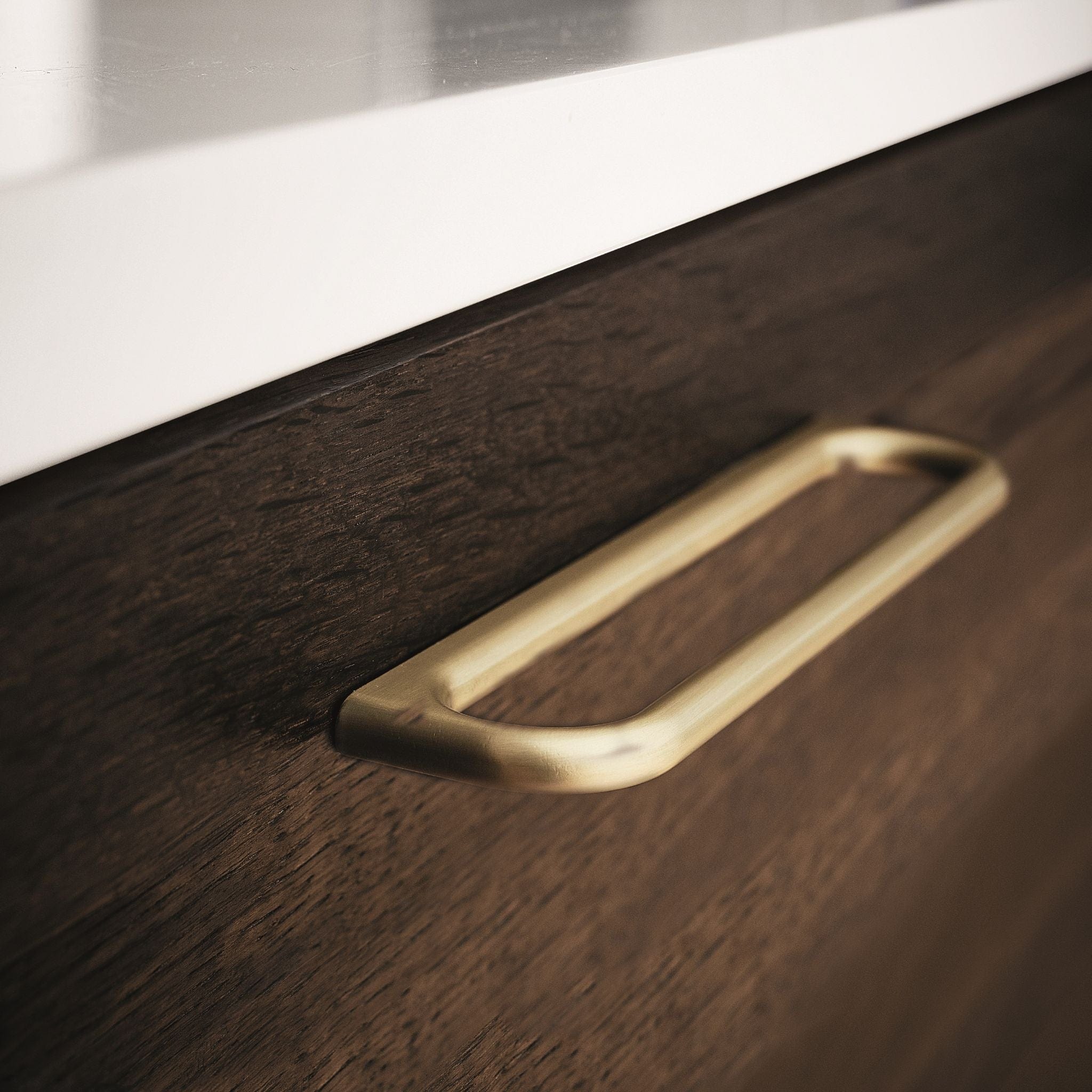 Luck | Greb i Børstet Guld Furnipart FINICC