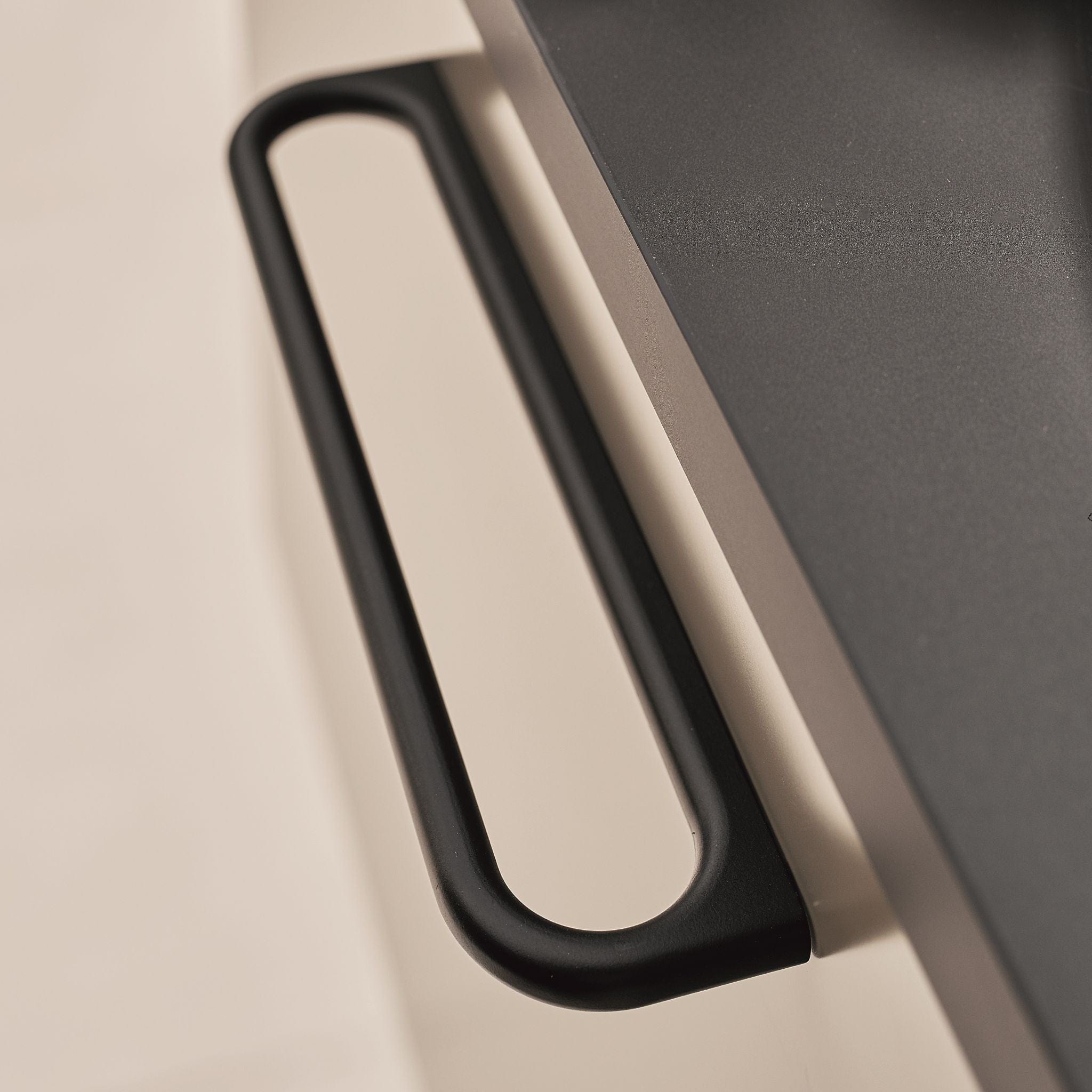 Luck | Greb i Mat Sort Furnipart FINICC