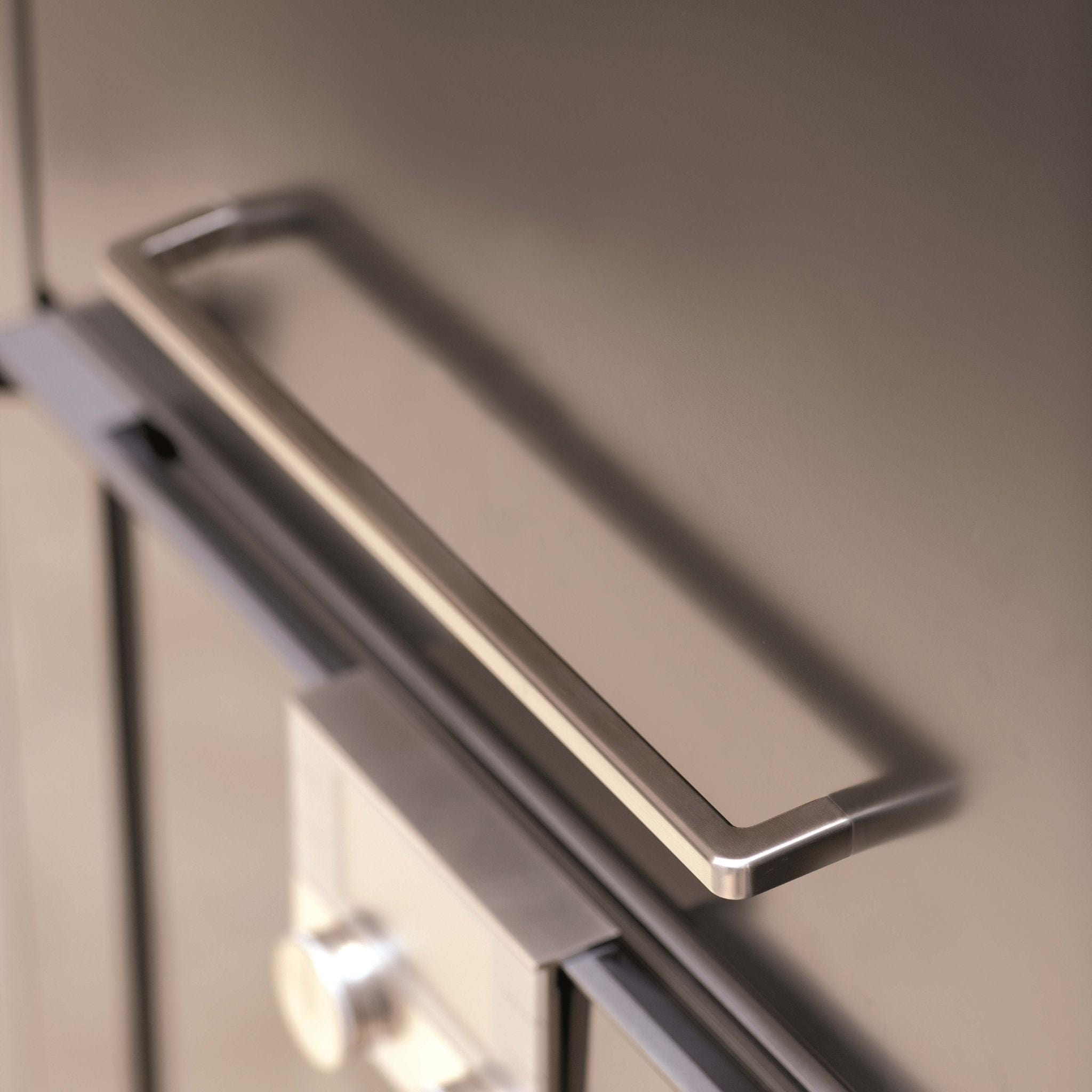 Mango | Greb i Rustfrit Stål Finish Furnipart FINICC