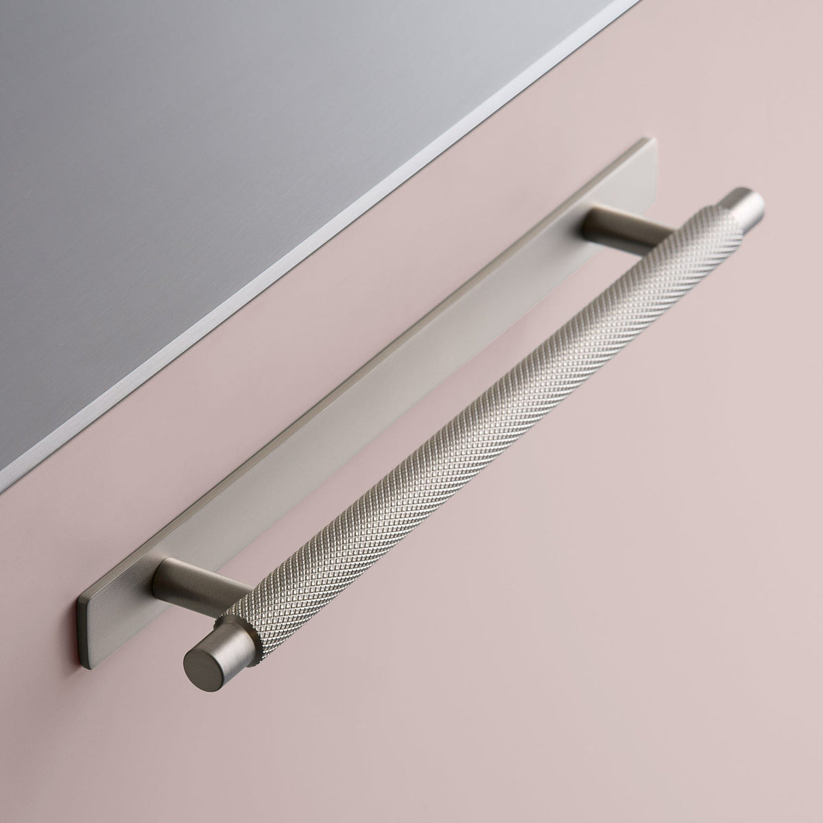 Manor Back | Greb i Rustfrit Stål Finish Furnipart FINICC
