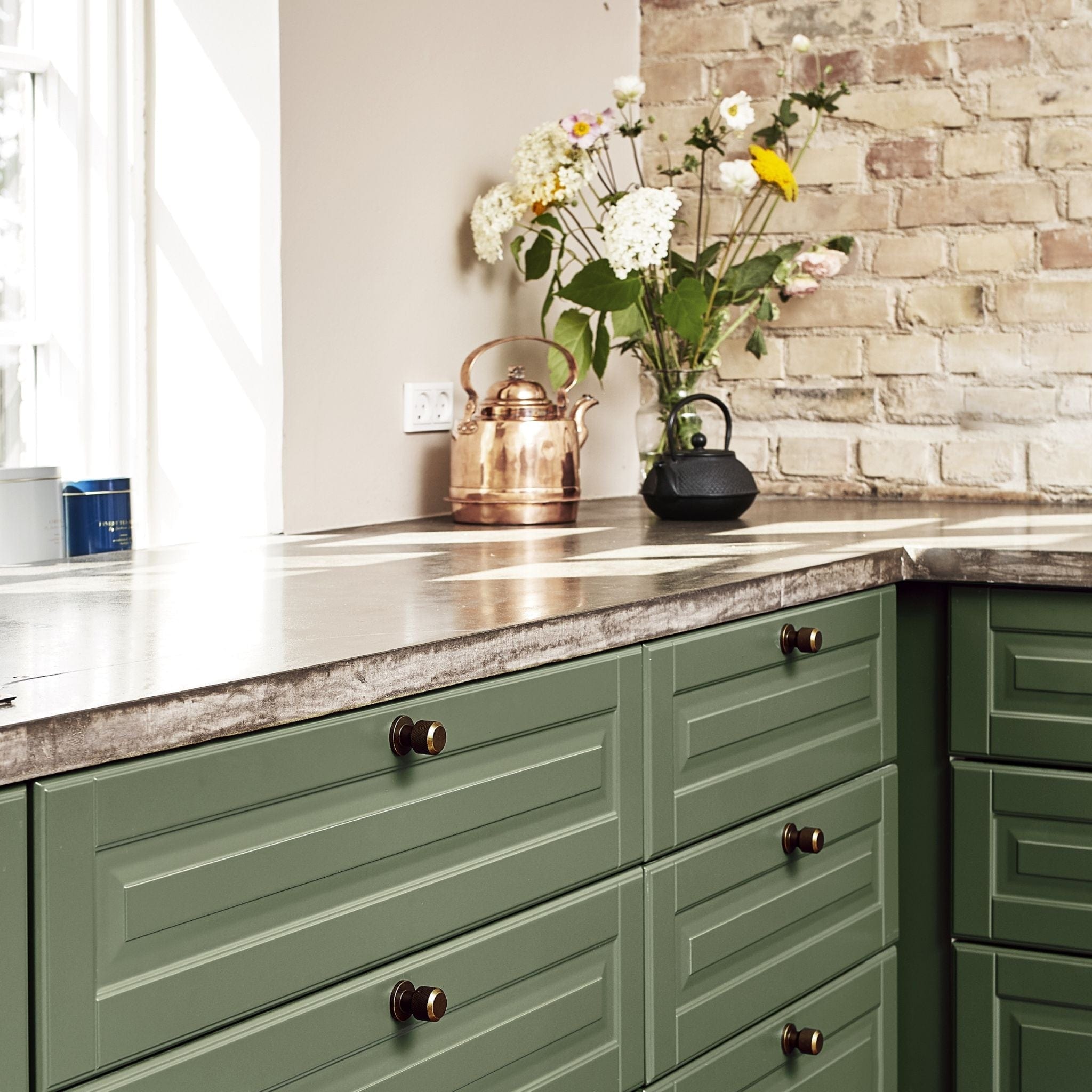 Manor Round | Knop i Antik Messing Ø 30 mm Furnipart FP-549220025-39 FINICC