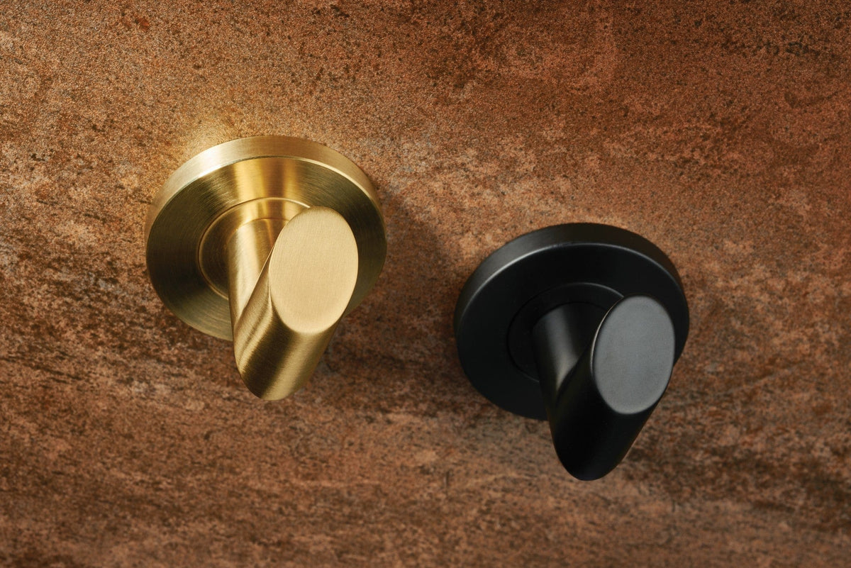 Mitred | Håndklædekrog i Børstet Messing (PVD) Carlisle Brass LX03SPVD FINICC