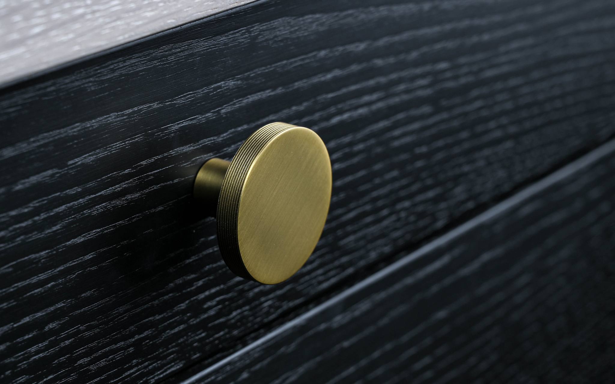 Monza Stripe | Knop i Mat Messing Ø 42 mm x D 25 mm Theofils TF-10200173 FINICC