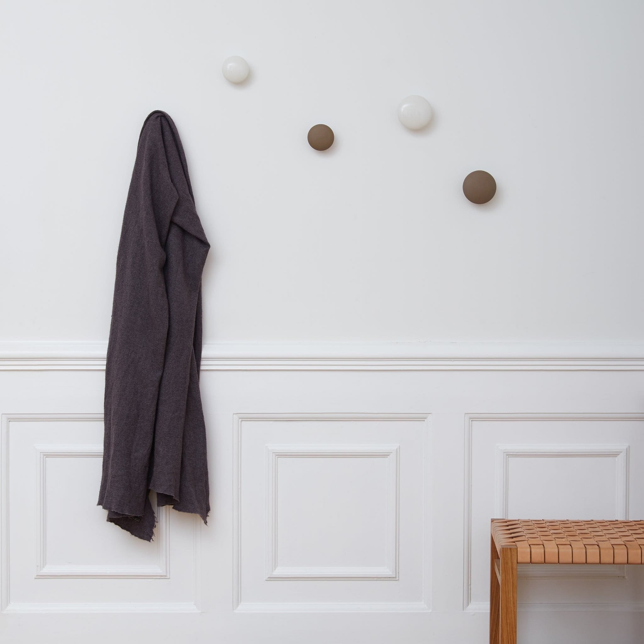 Plain Amathyst | Møbelknop eller Knage i Porcelæn / Amethyst Anne Black FINICC