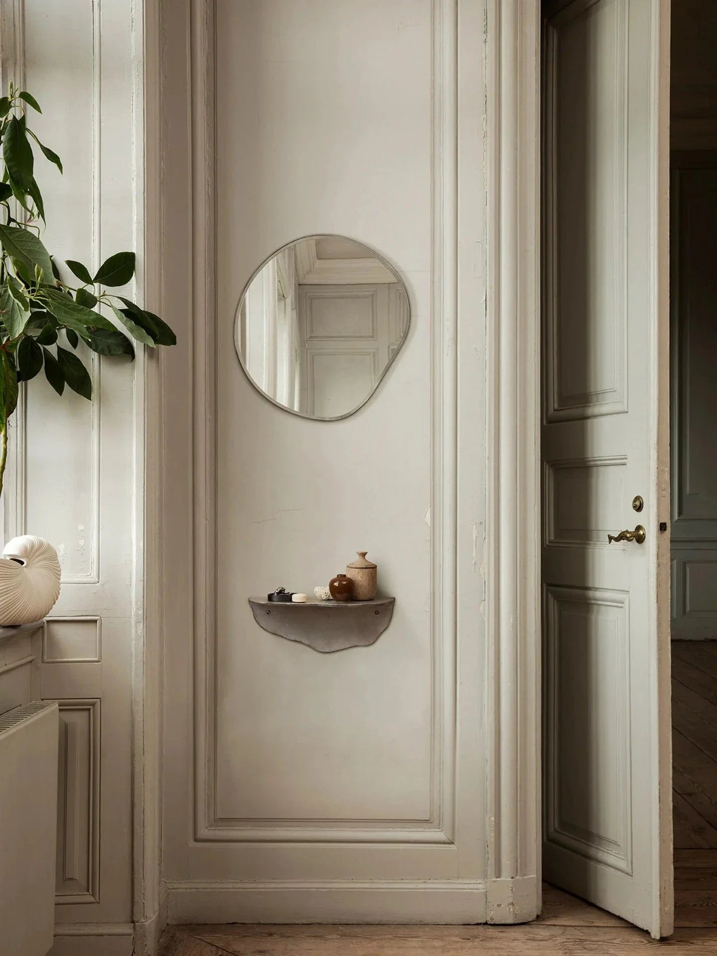 Pond | Spejl i Messing L 500 mm x B 520 mm ferm LIVING FL-100543101 FINICC