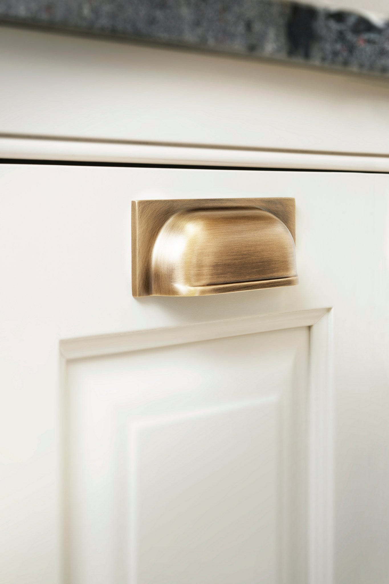 Quantock | Skålgreb i Antik Messing Alexander & Wilks FINICC