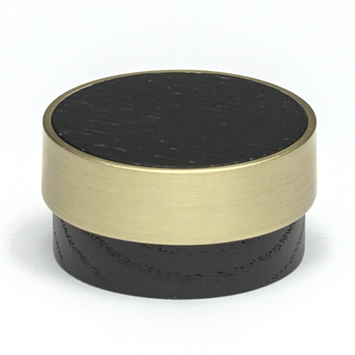 Radio | Møbelknop eller Knage i Sortbejdset Træ og Messing Ø 49 mm x D 25 mm The Oak Men OM-55021 FINICC