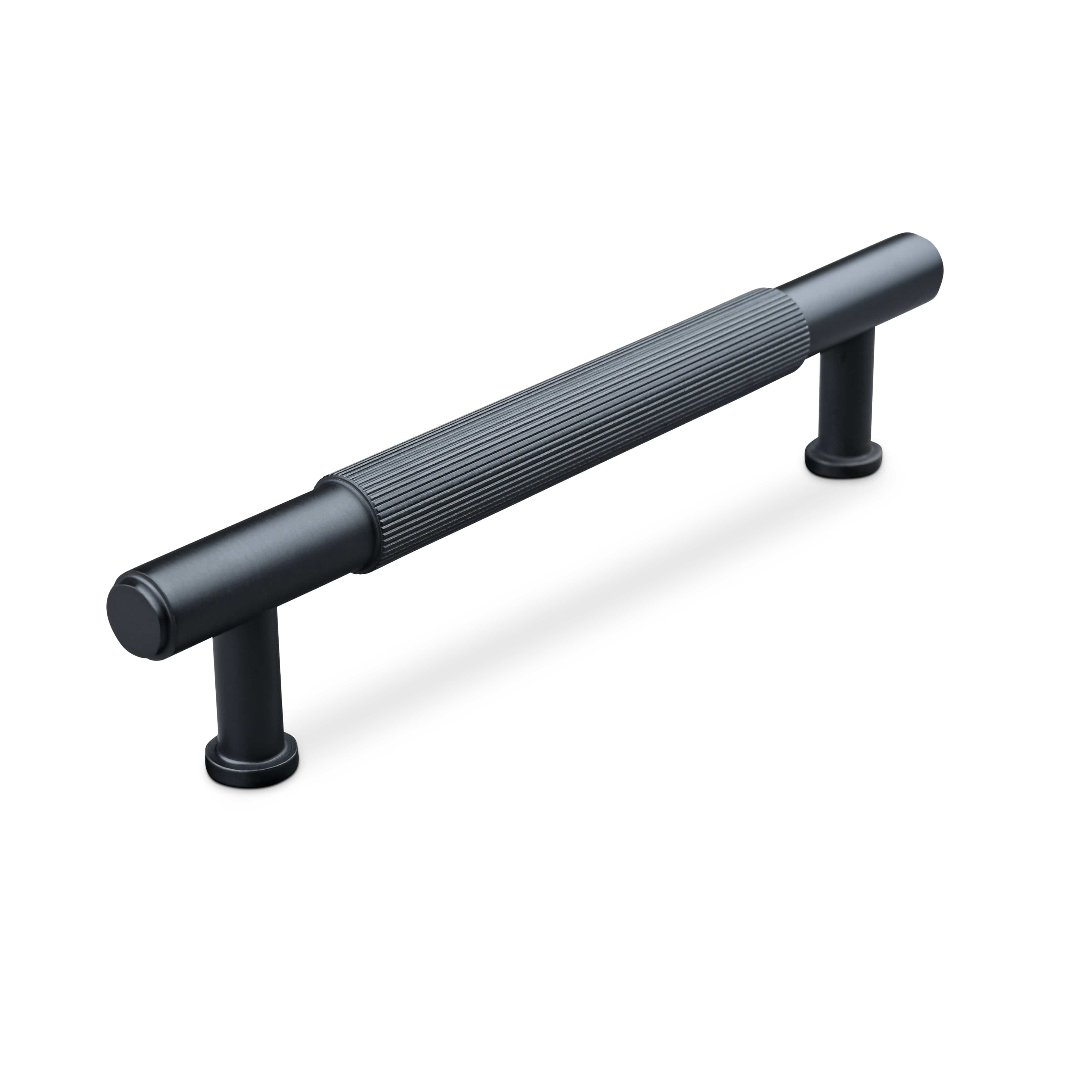 Salo Stripe | Greb i Mat Sort L 165 mm (C/C 128 mm) Theofils TF-10200277 FINICC