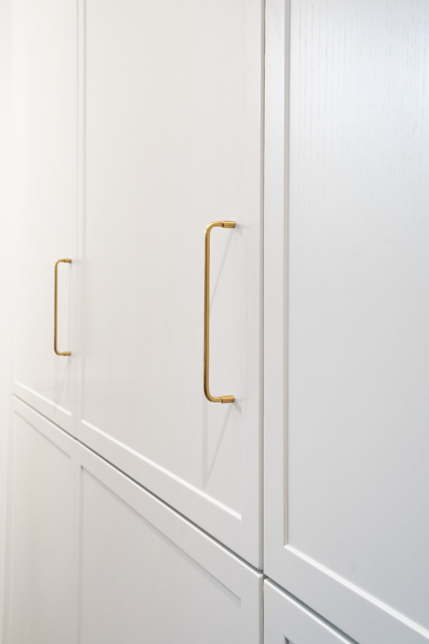 Spira | Greb i Blank Messing med Lak L 170 mm (C/C 160 mm) Beslag Design 343354-11 FINICC