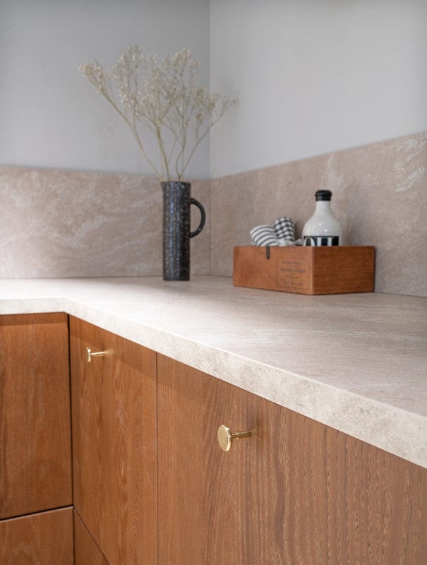 Spira | Knop i Blank Messing med Lak Ø 24 mm x D 28,5 mm Beslag Design 343361-11 FINICC