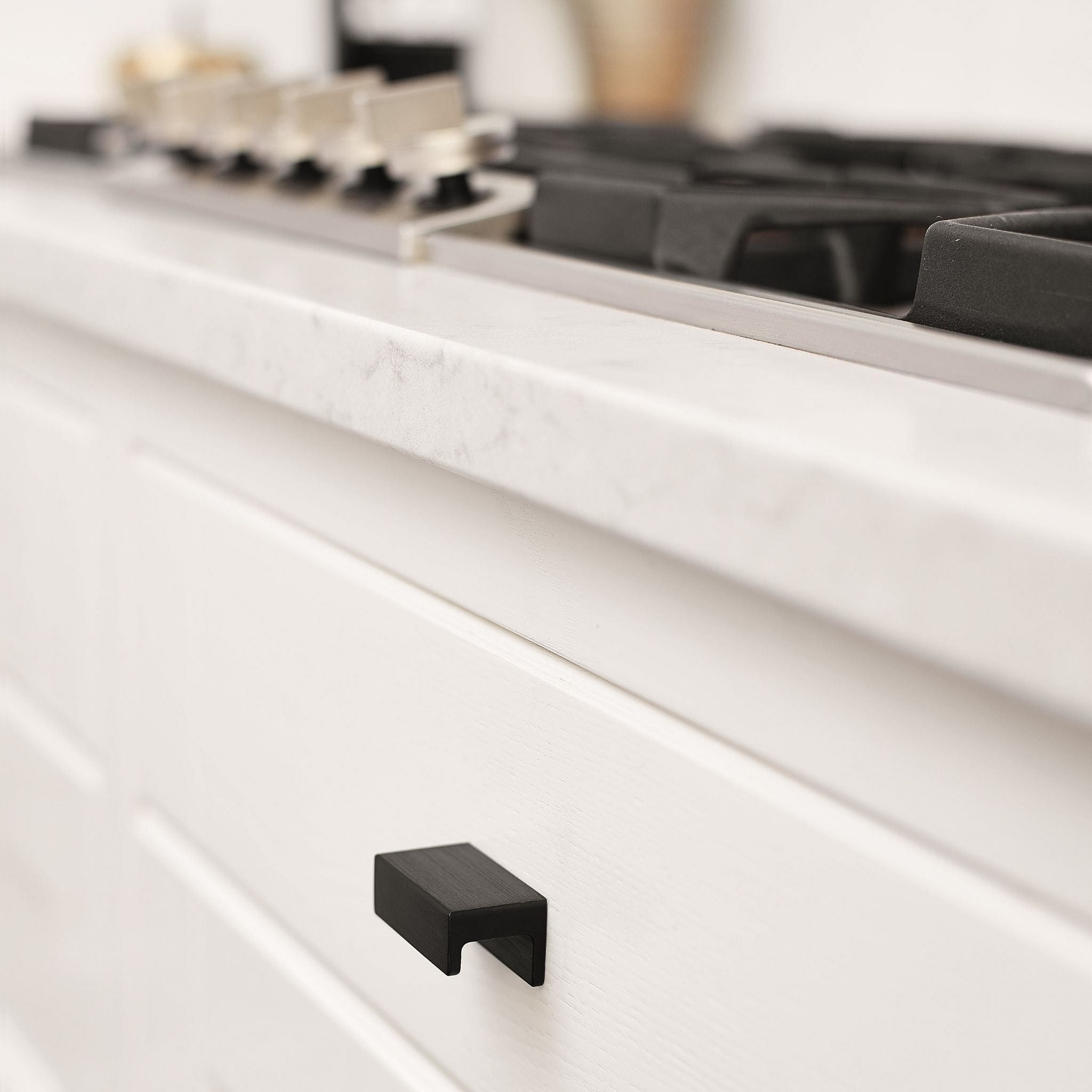 Station | Greb i Børstet Mat Sort Furnipart FINICC