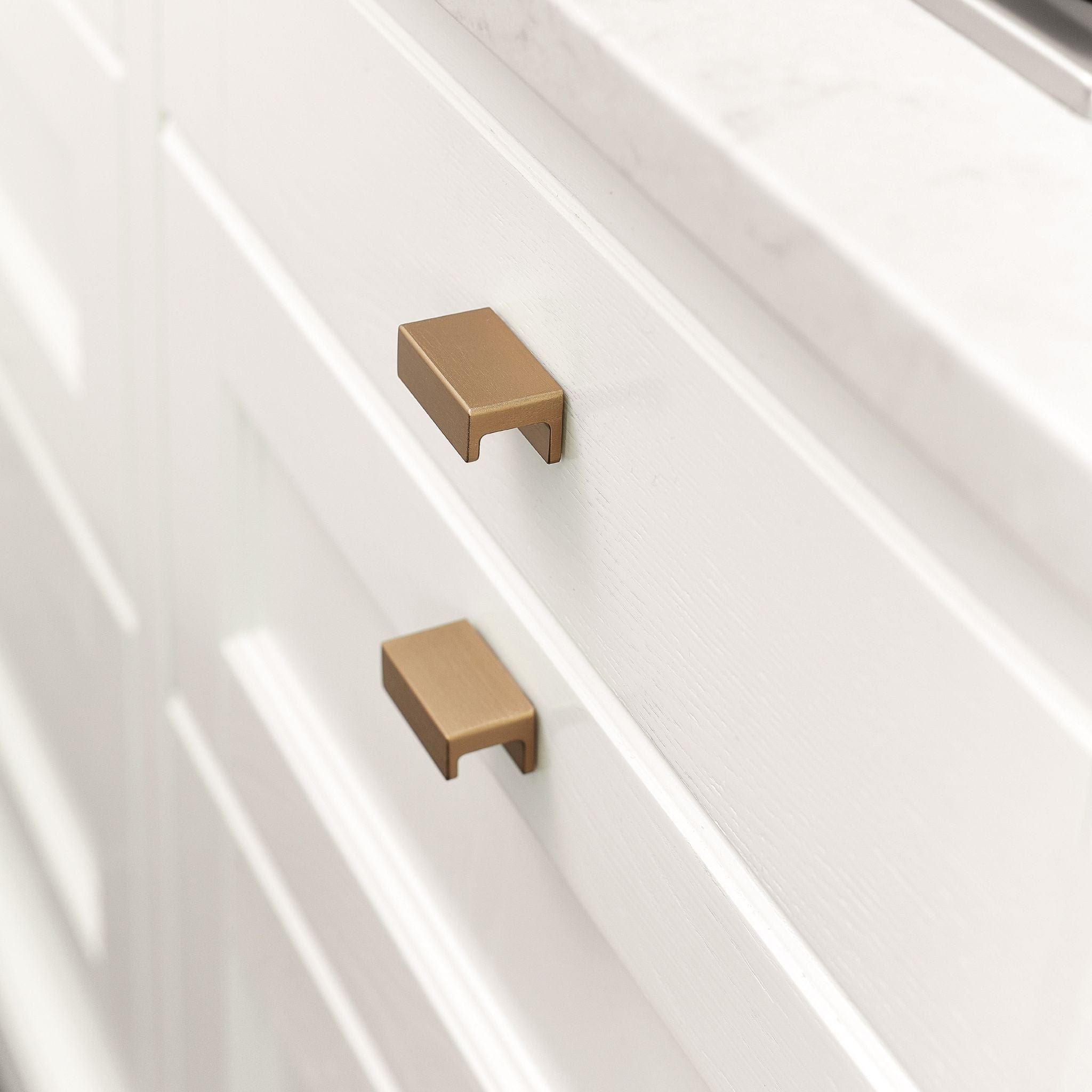 Station | Greb i Børstet Messing Furnipart FINICC