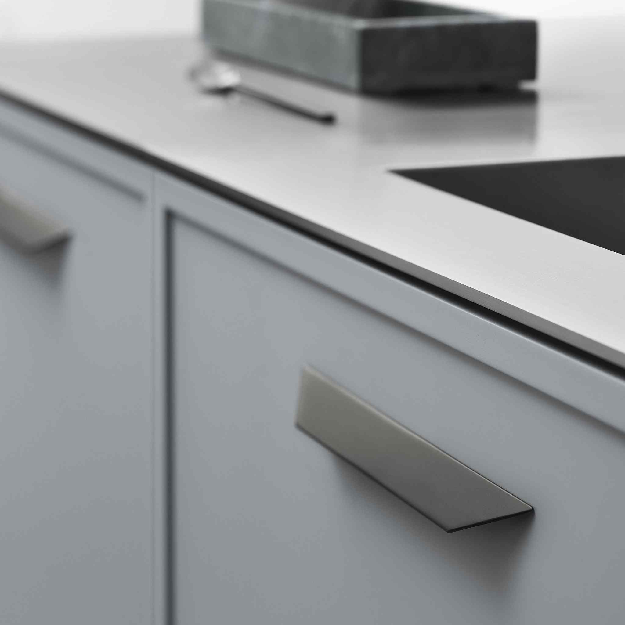 Streamline | Greb i Sort Furnipart FINICC