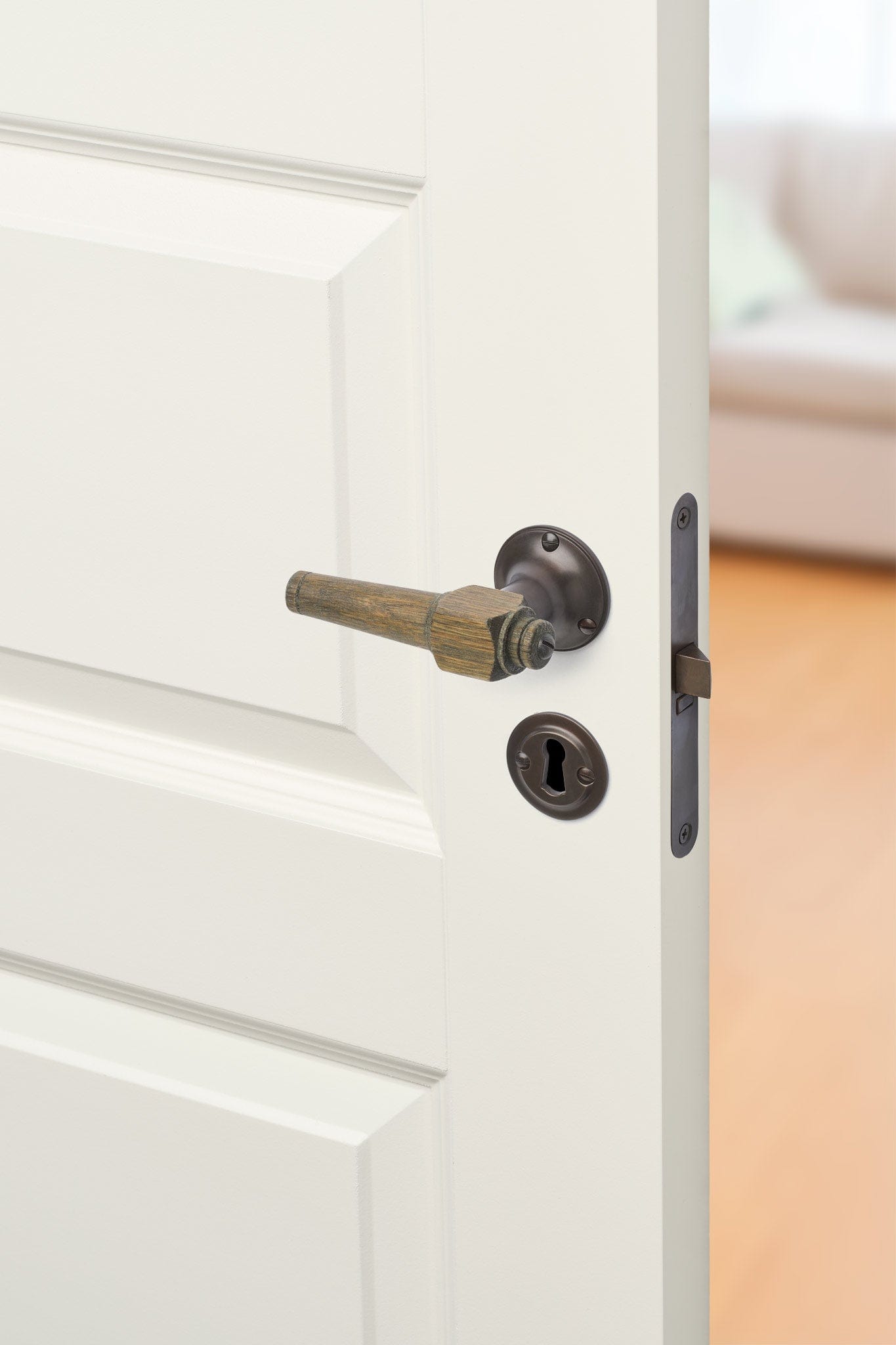 Svanemølle | Dørhåndtag i Røget Eg med klassiske rosetter og nøgleskilte i Bruneret Messing L 111 mm (C/C 30 mm) Sibes SM-ER-1770-BB FINICC